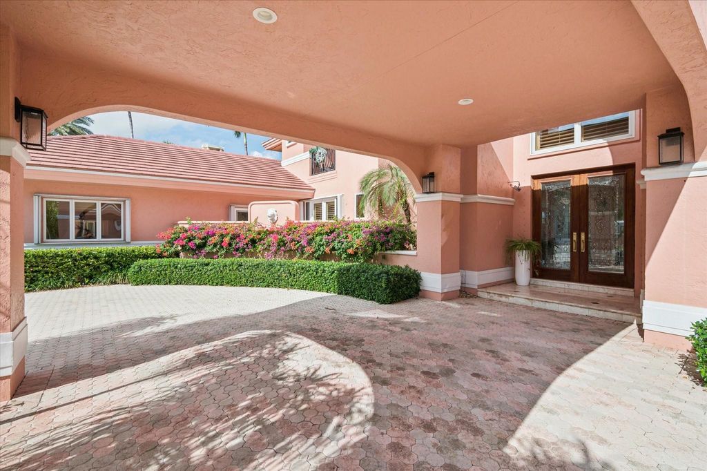 Photo of 5 Isla Bahia Drive, Fort Lauderdale, FL 33316 (MLS # F10541059)