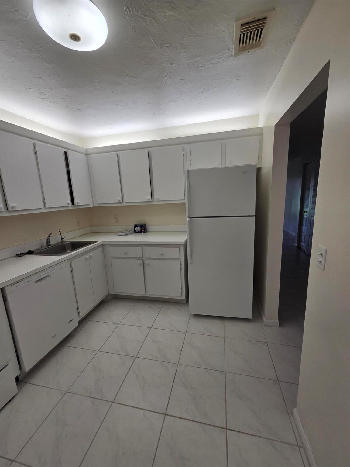 CYPRESSES OF BOCA LAGO CO - Residential Lease