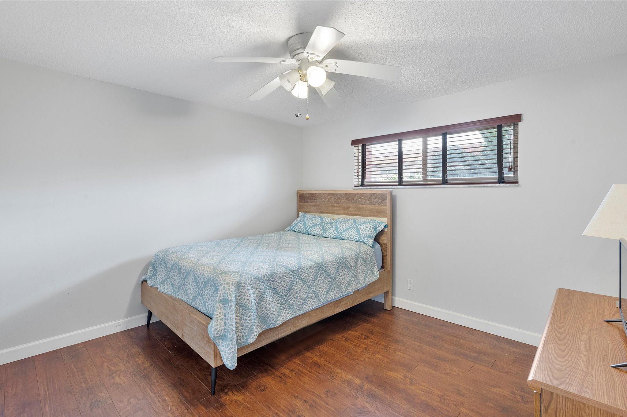 HOLLYBROOK GOLF AND TENNI - Residential