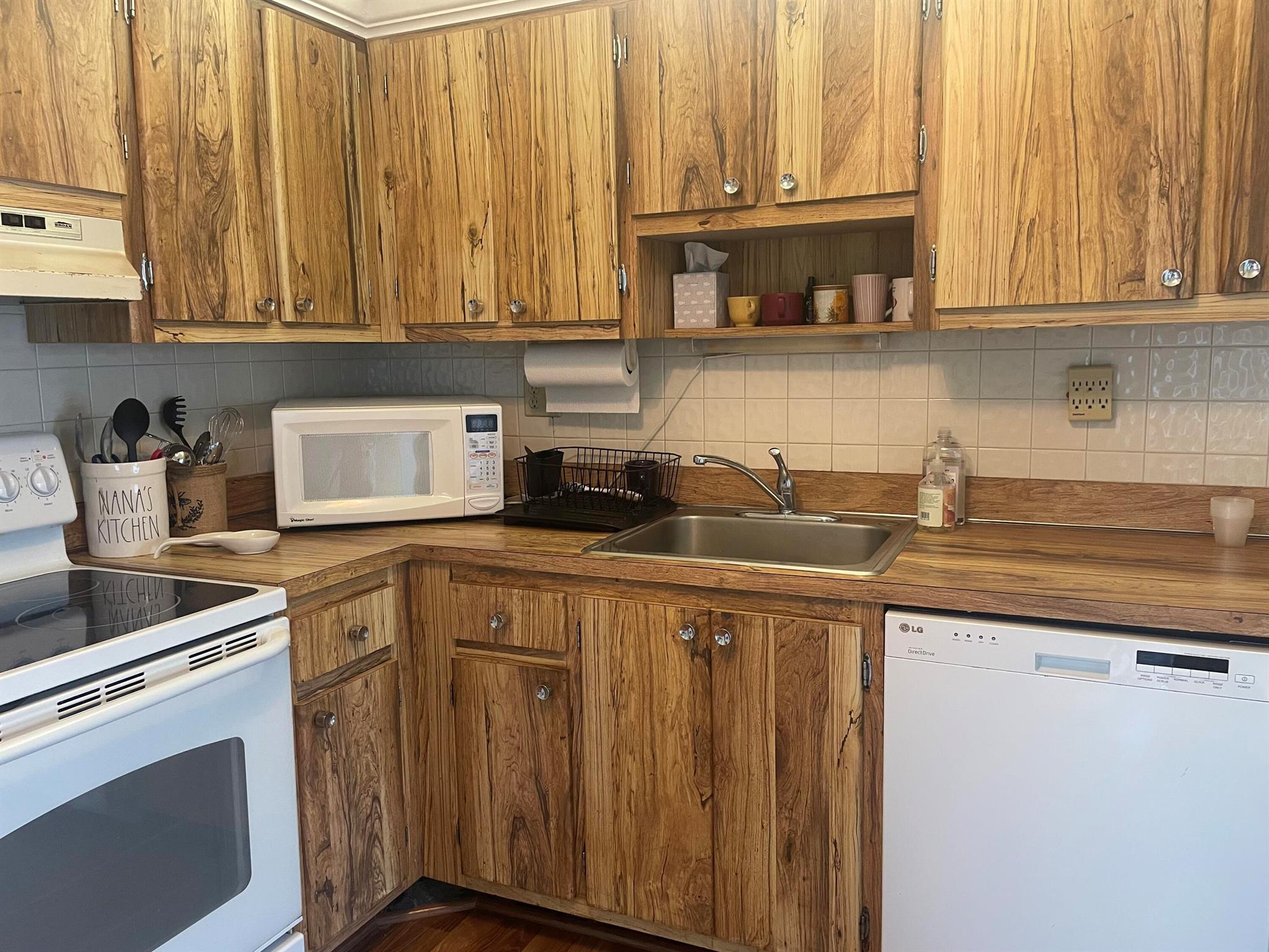 KINGS POINT PIEDMONT COND - Residential Lease