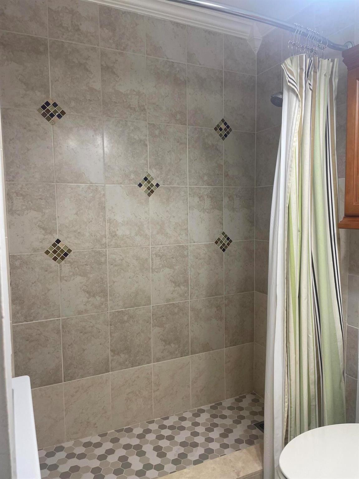 KINGS POINT PIEDMONT COND - Residential Lease