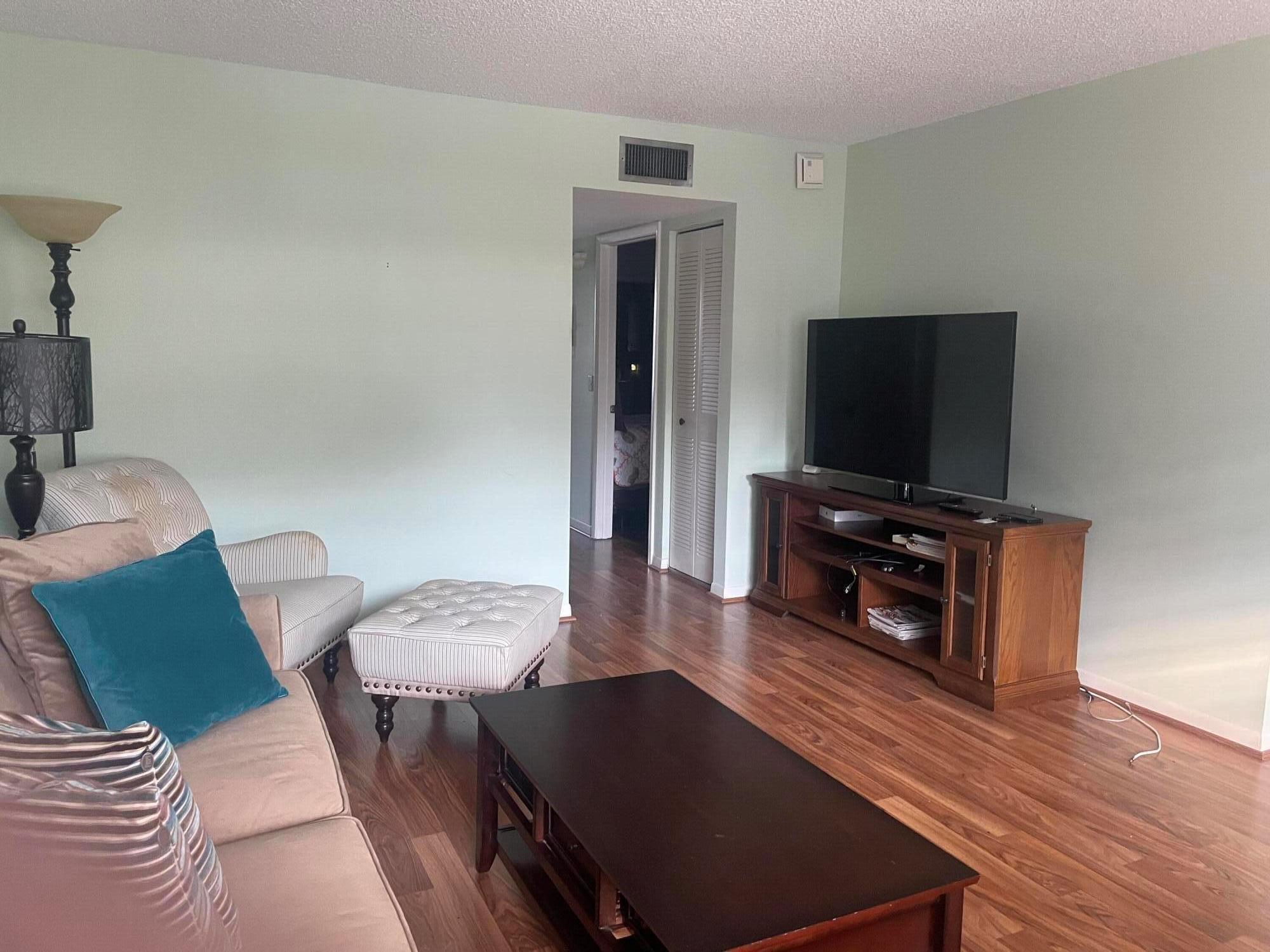 KINGS POINT PIEDMONT COND - Residential Lease