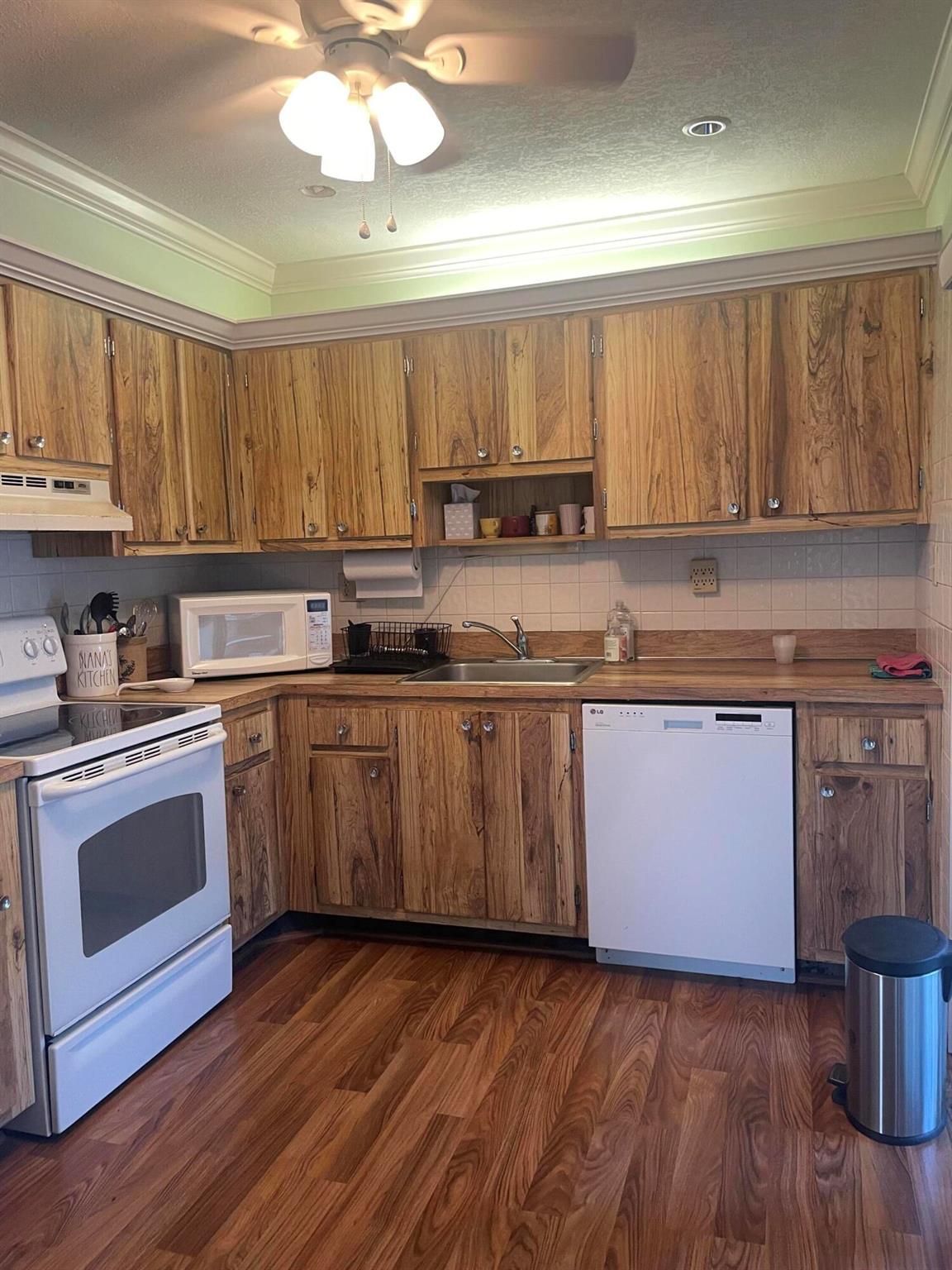 KINGS POINT PIEDMONT COND - Residential Lease