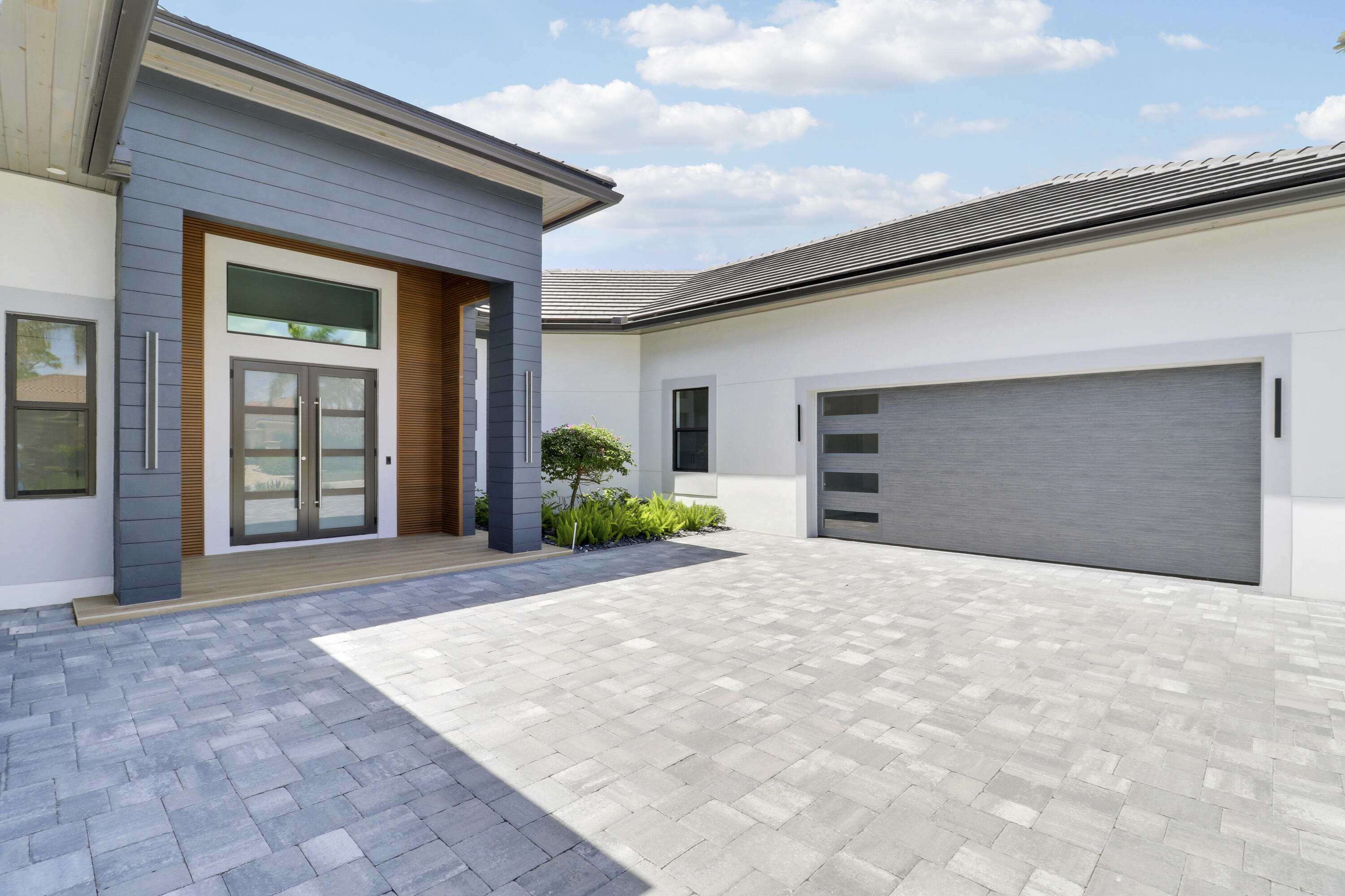FIRST REPLAT OF RIVER POINT PUD - Residential