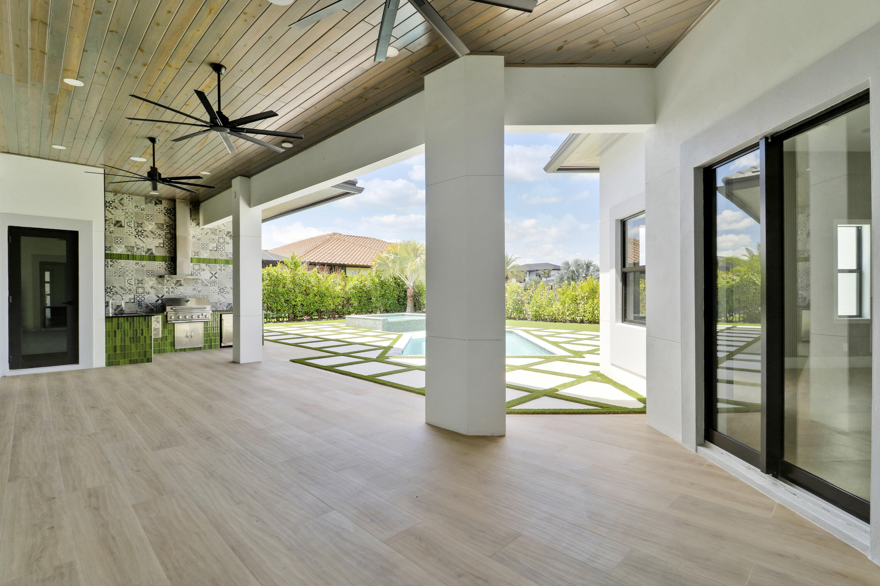 FIRST REPLAT OF RIVER POINT PUD - Residential