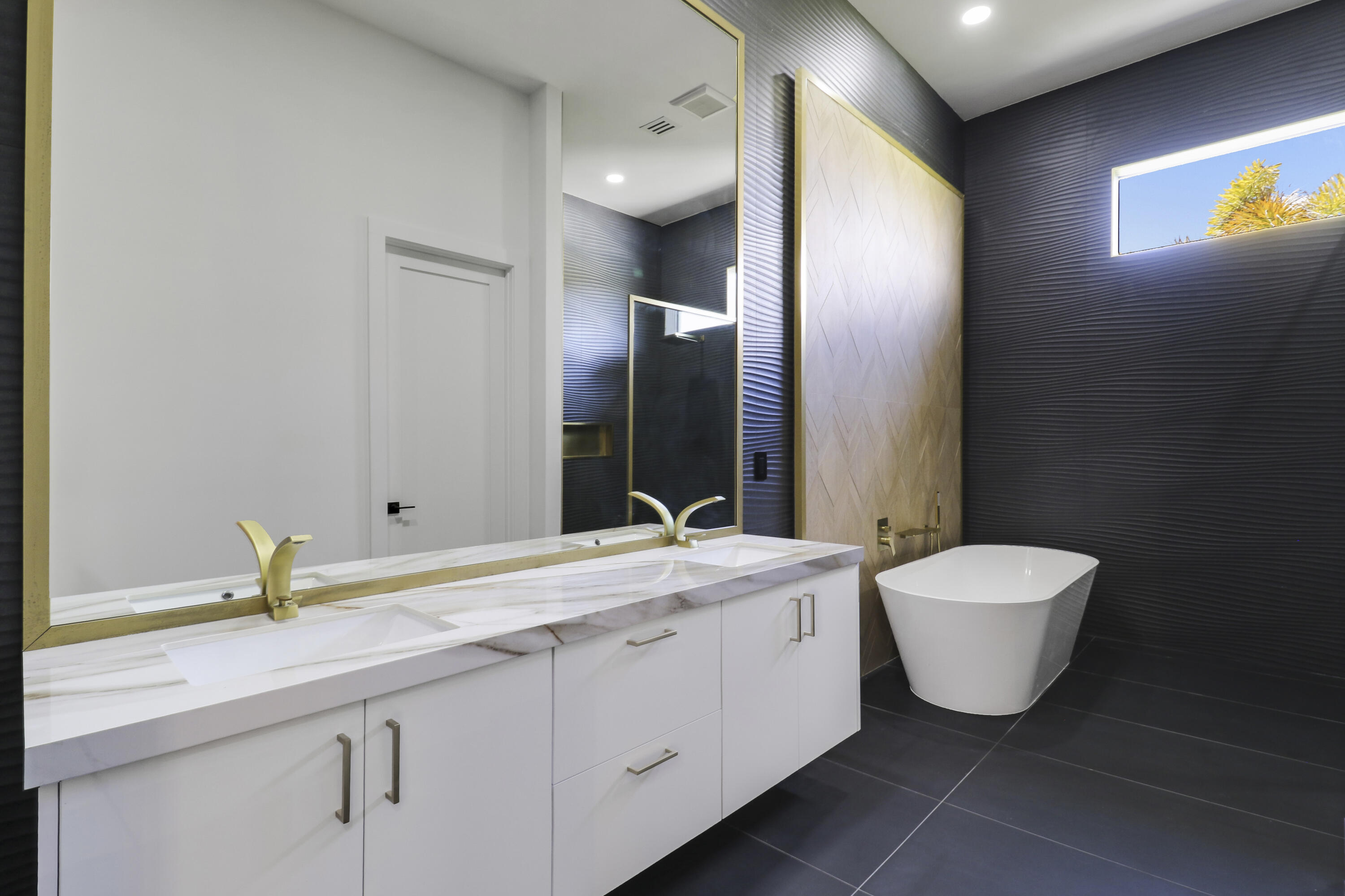 FIRST REPLAT OF RIVER POINT PUD - Residential