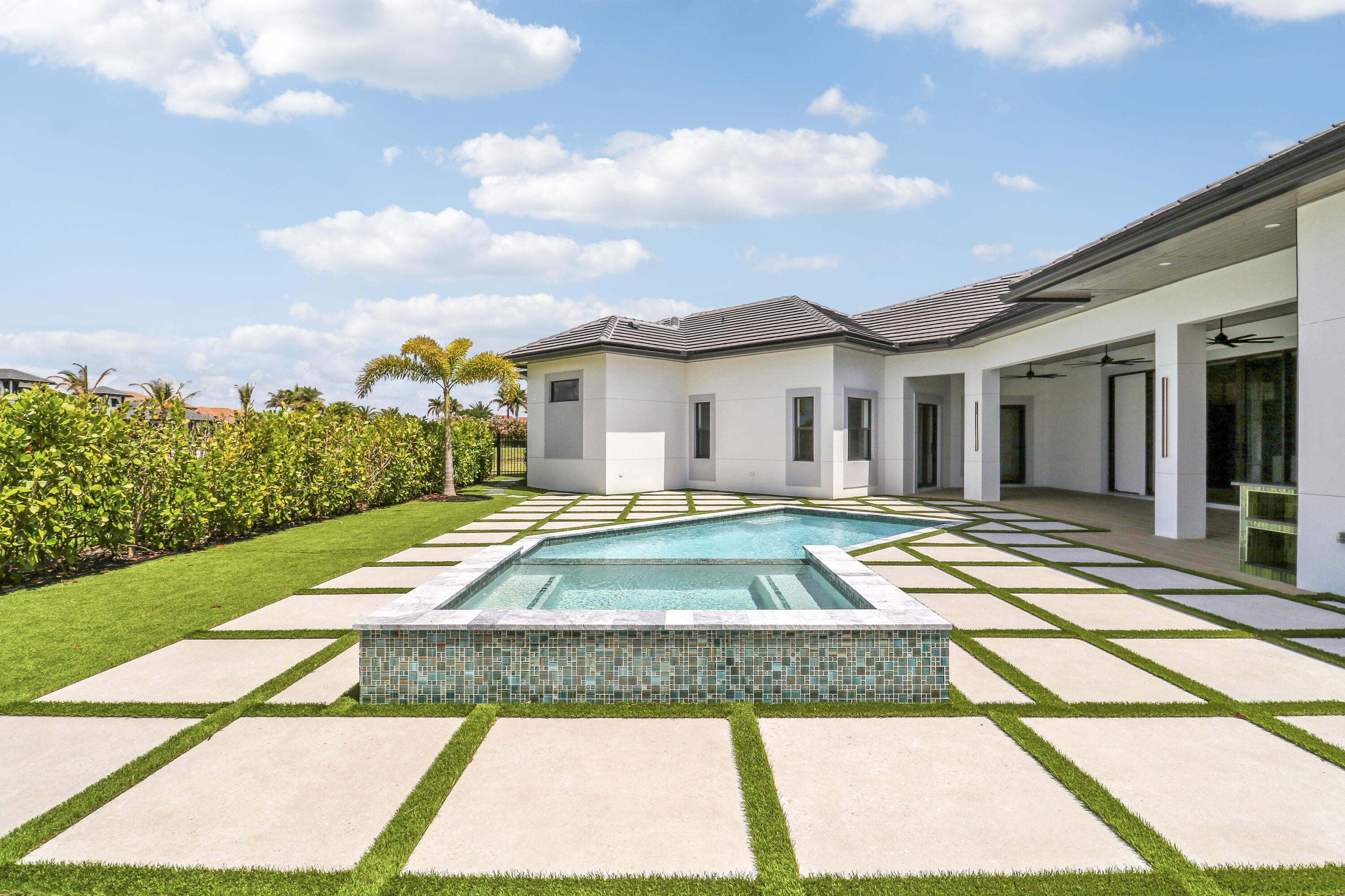 FIRST REPLAT OF RIVER POINT PUD - Residential
