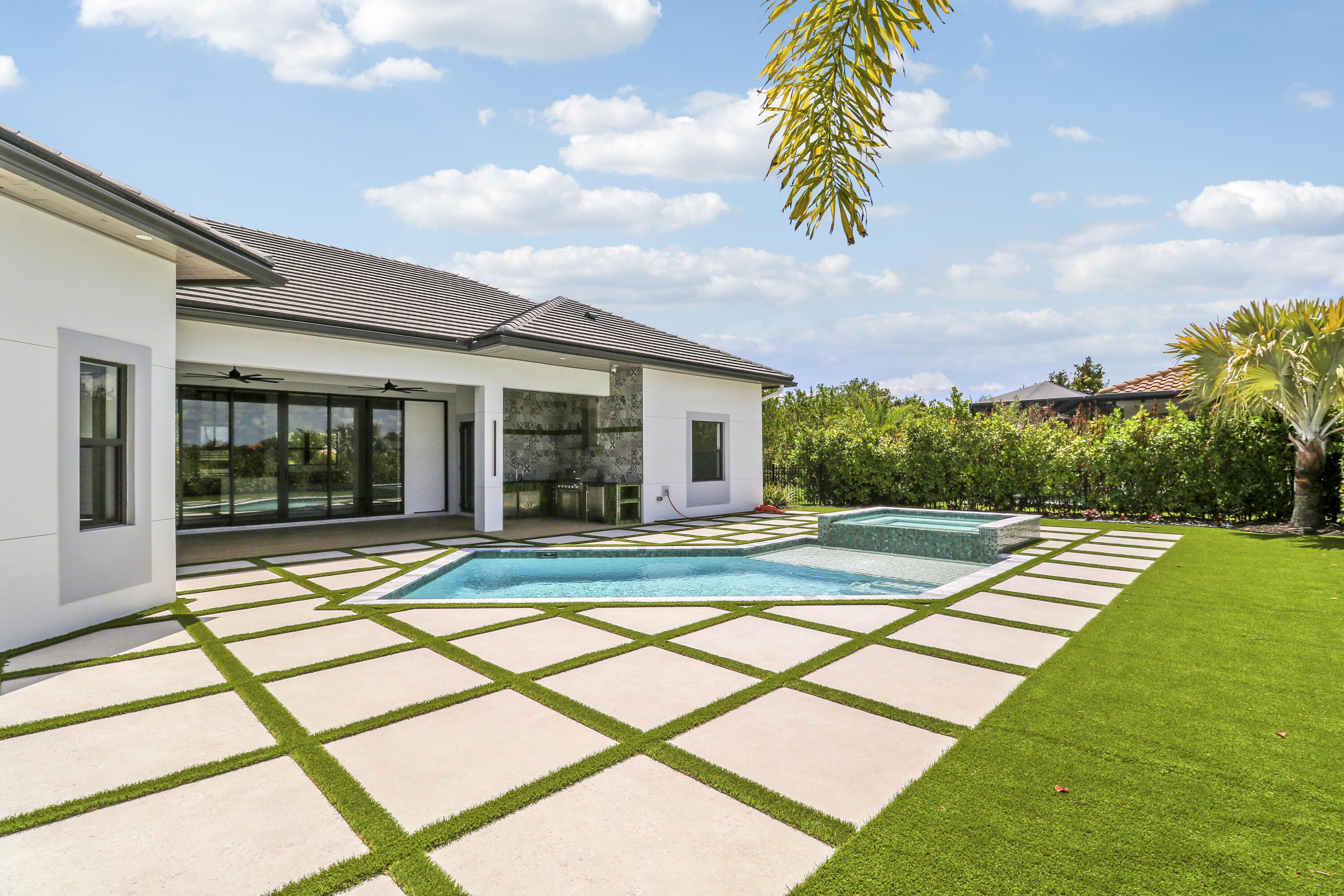 FIRST REPLAT OF RIVER POINT PUD - Residential