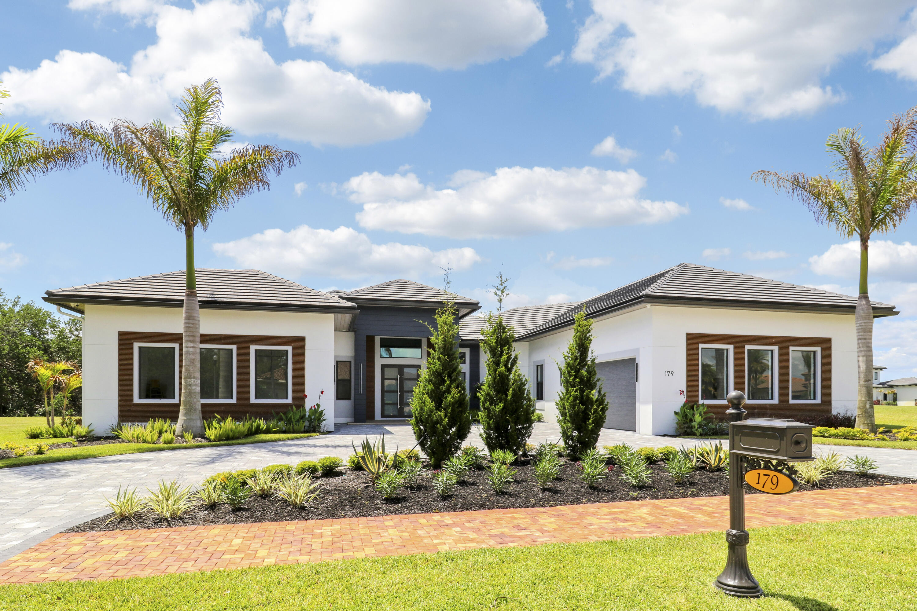 FIRST REPLAT OF RIVER POINT PUD - Residential