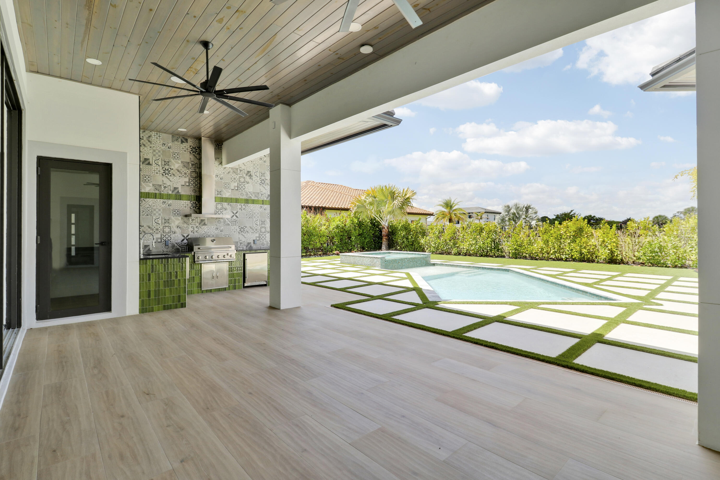 FIRST REPLAT OF RIVER POINT PUD - Residential