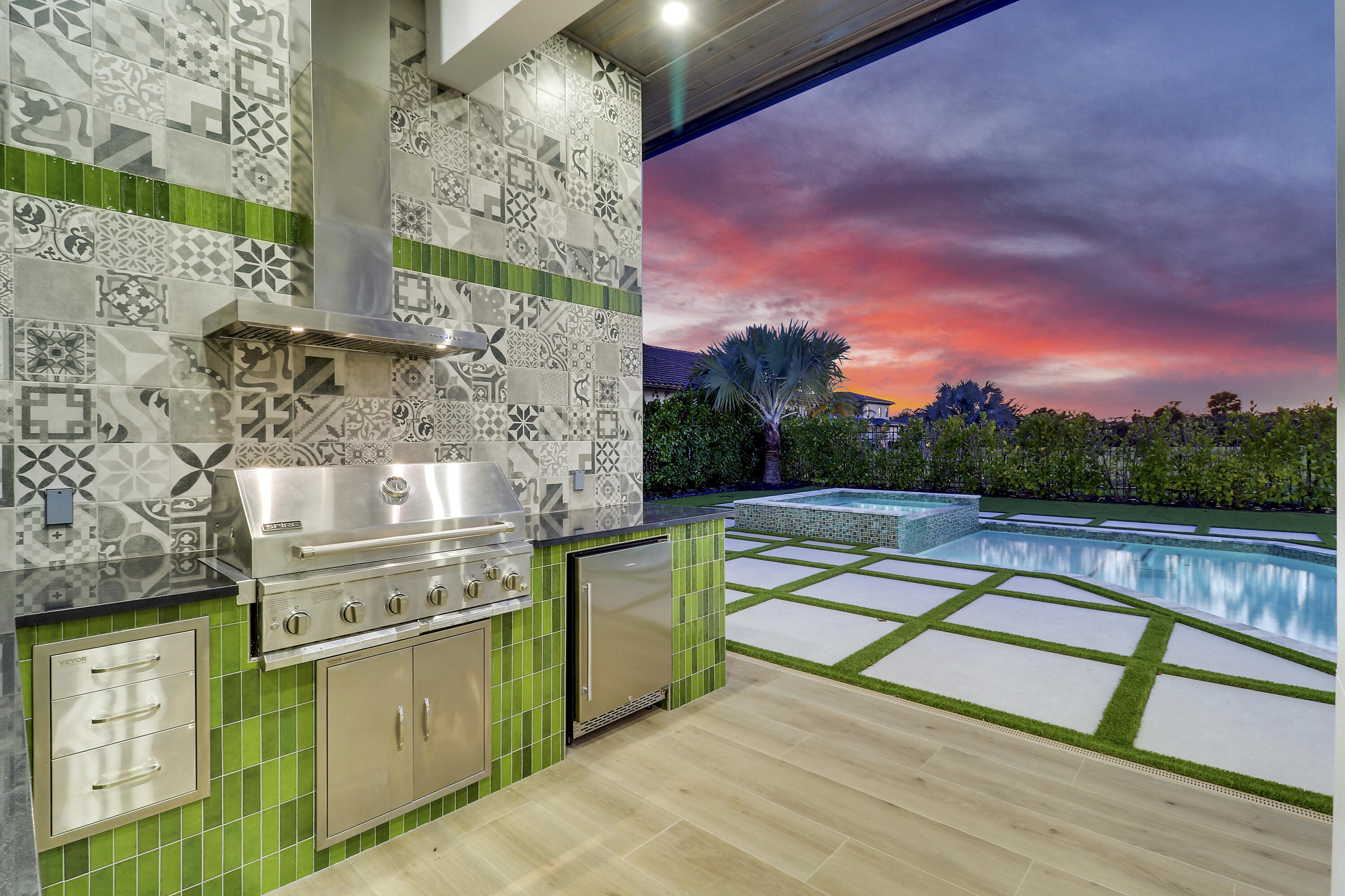 FIRST REPLAT OF RIVER POINT PUD - Residential