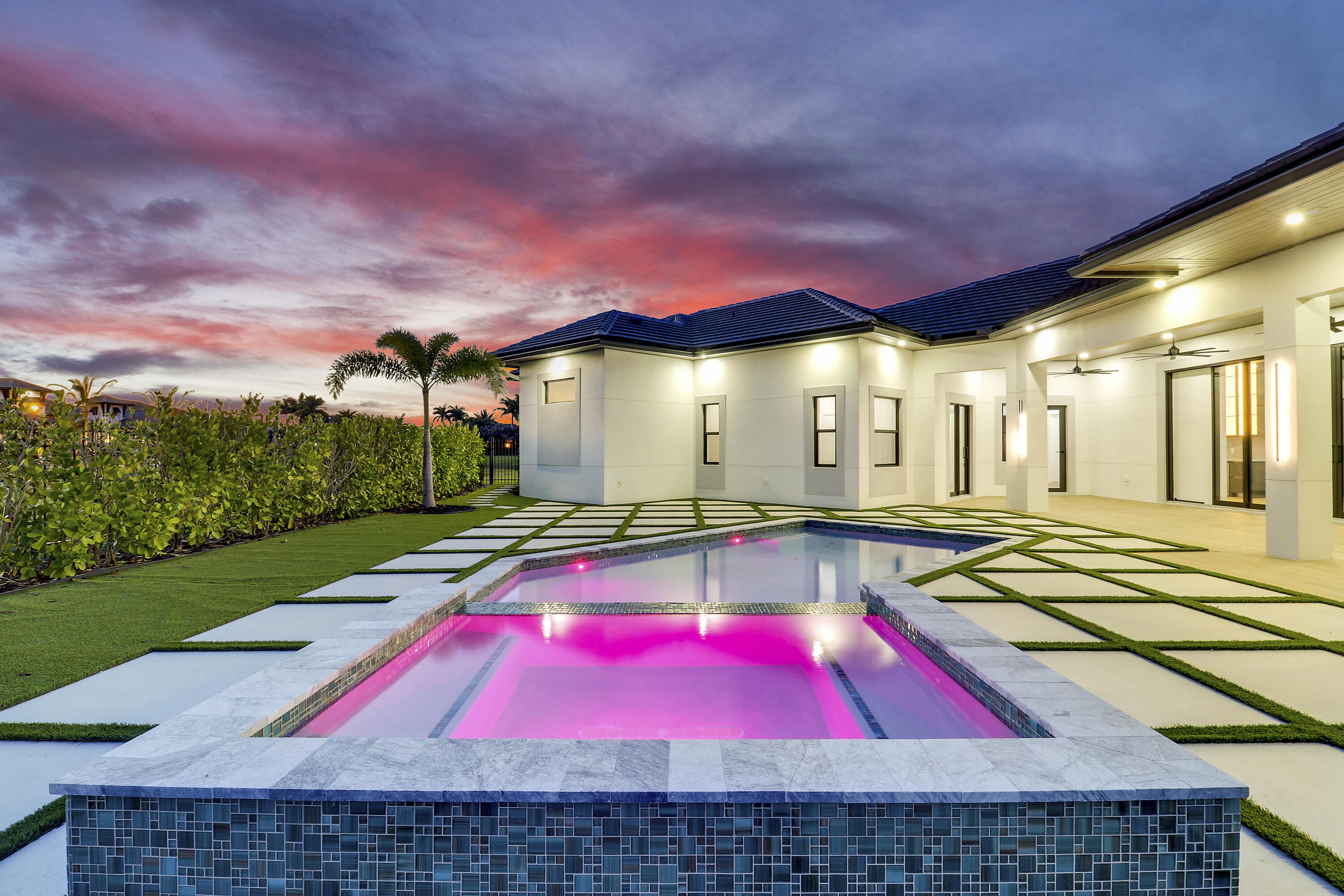 FIRST REPLAT OF RIVER POINT PUD - Residential