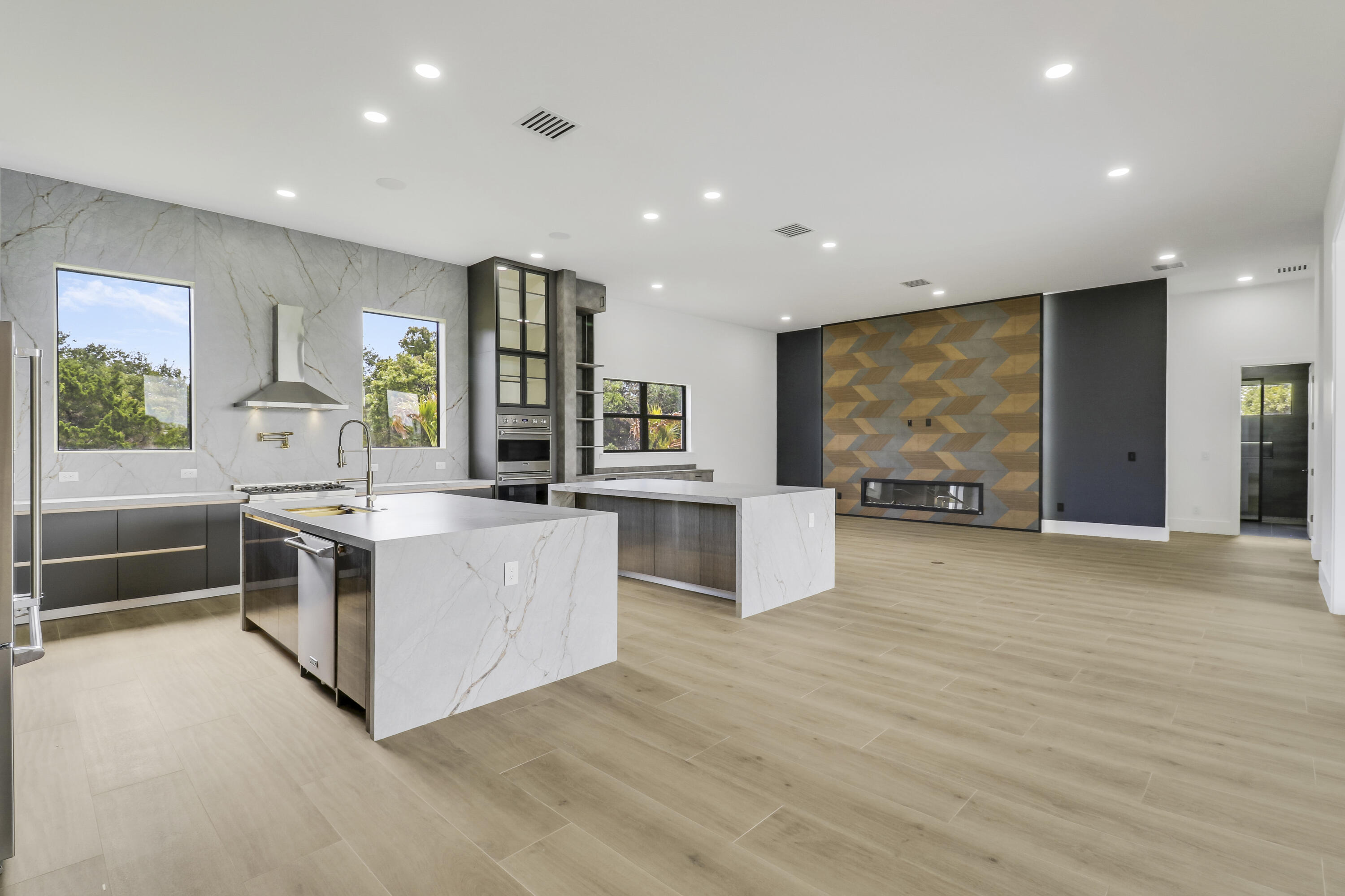 FIRST REPLAT OF RIVER POINT PUD - Residential