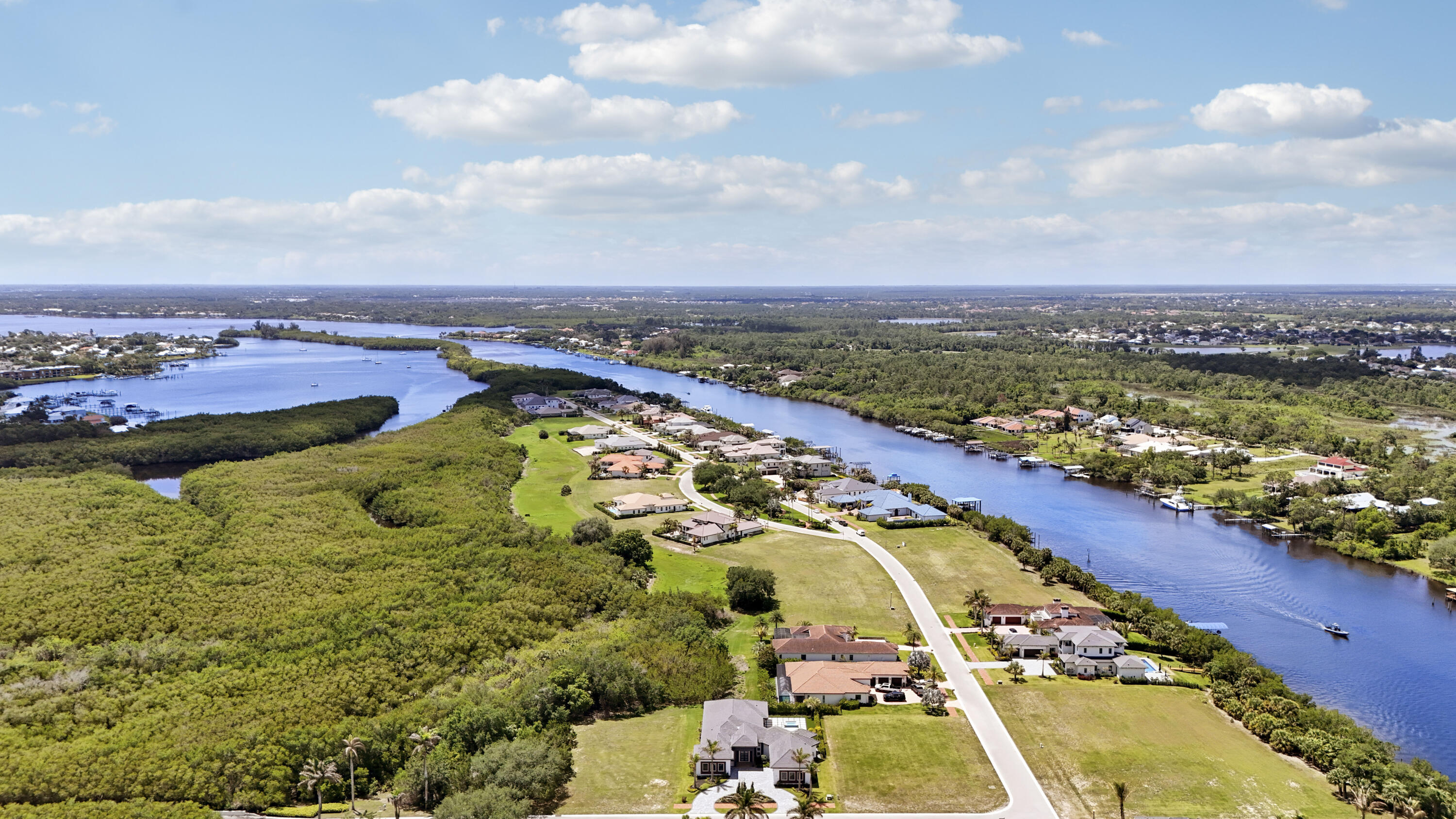 FIRST REPLAT OF RIVER POINT PUD - Residential