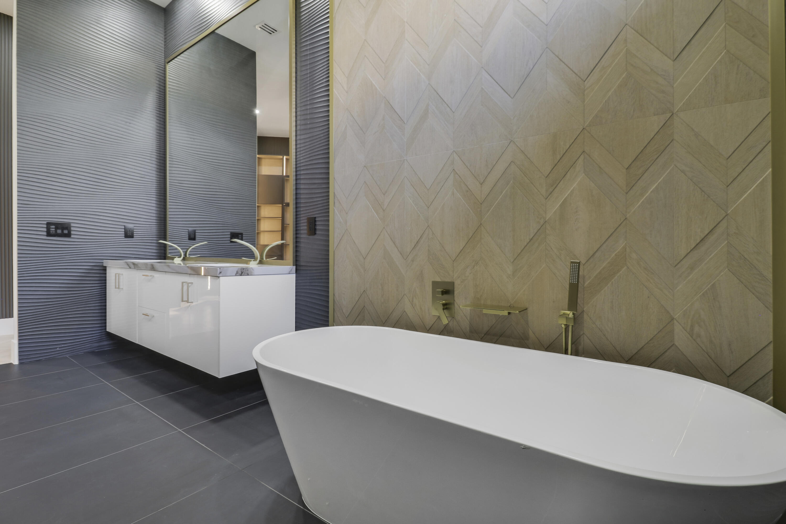 FIRST REPLAT OF RIVER POINT PUD - Residential