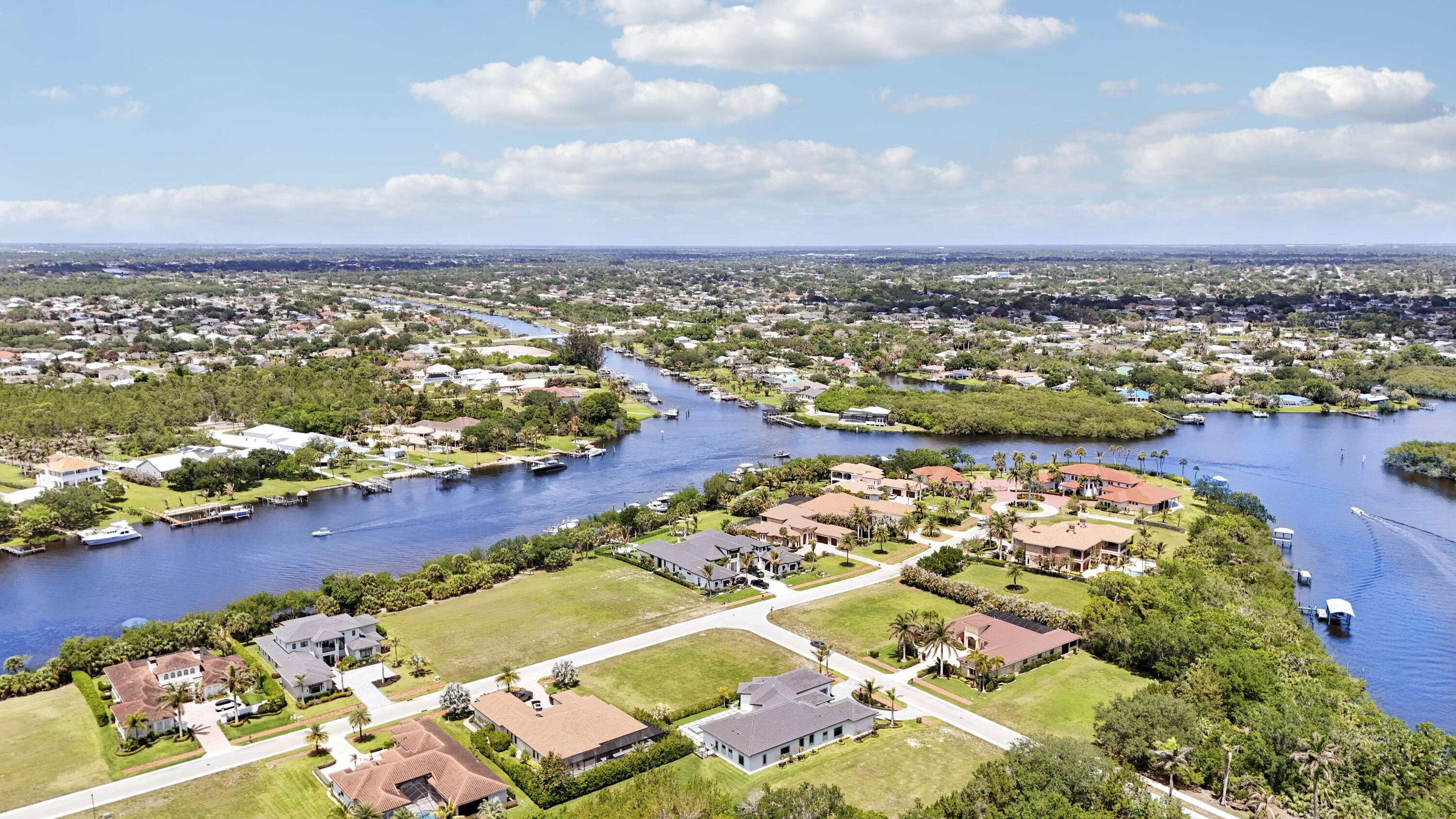 FIRST REPLAT OF RIVER POINT PUD - Residential