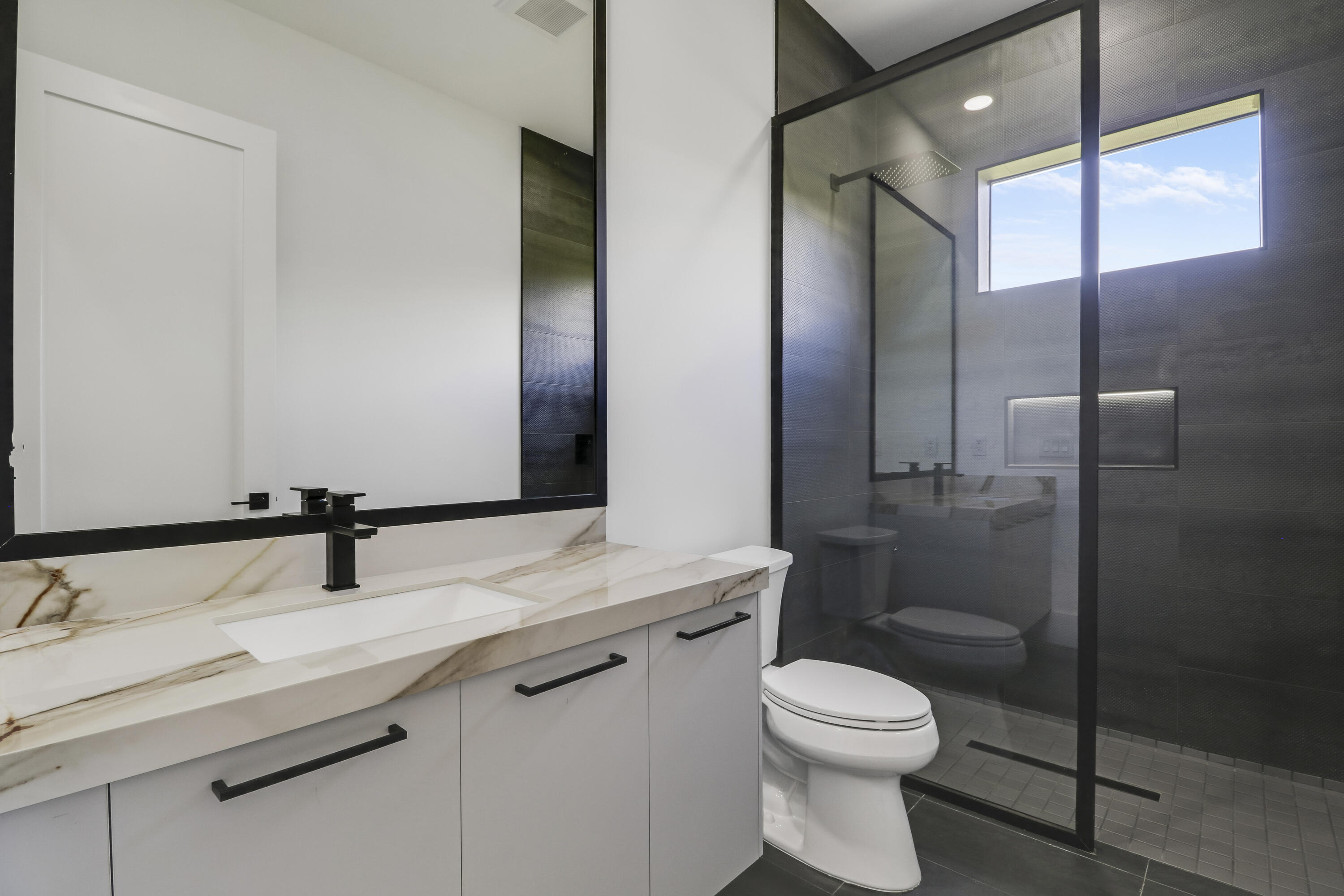 FIRST REPLAT OF RIVER POINT PUD - Residential
