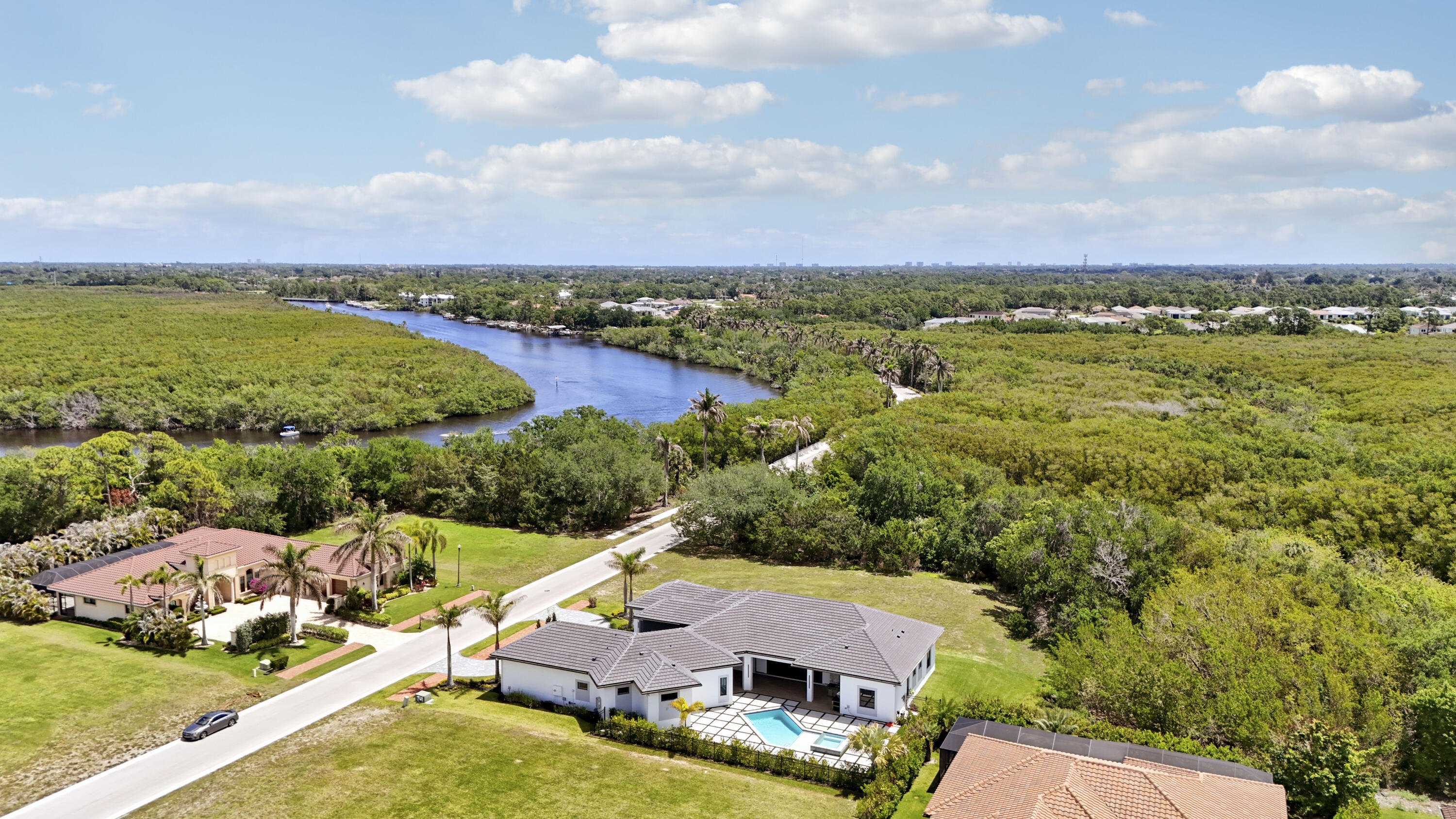 FIRST REPLAT OF RIVER POINT PUD - Residential
