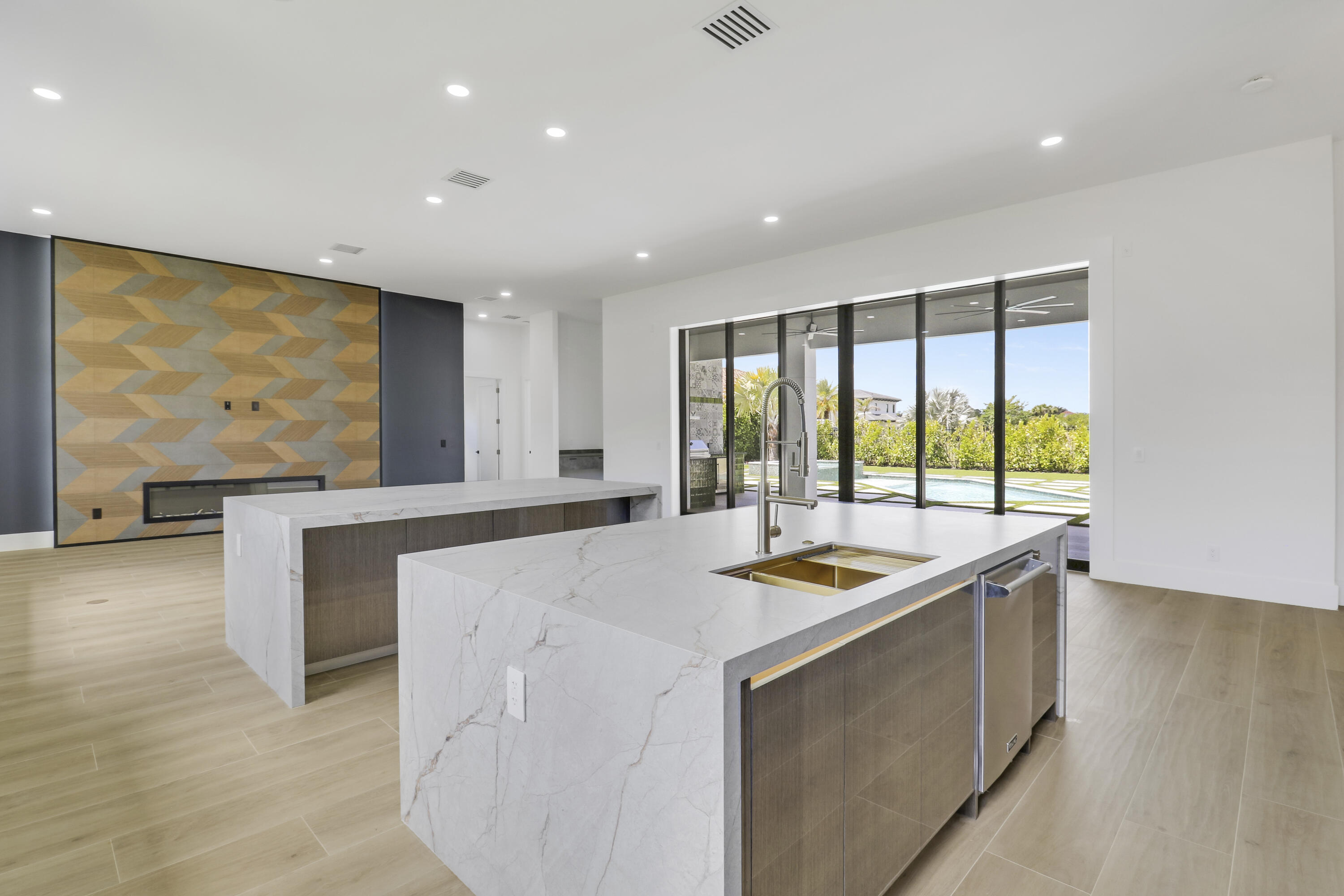 FIRST REPLAT OF RIVER POINT PUD - Residential