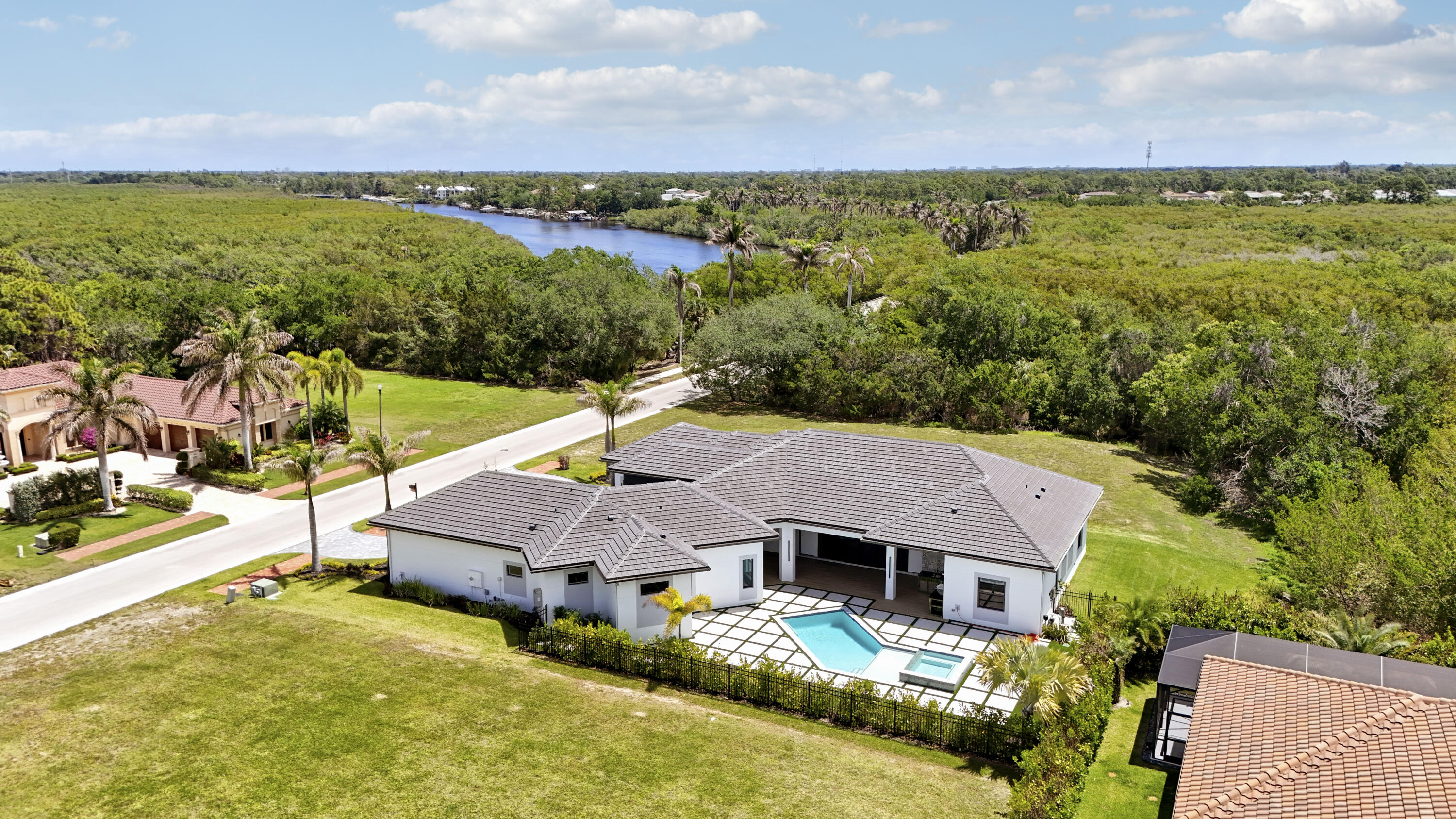 FIRST REPLAT OF RIVER POINT PUD - Residential