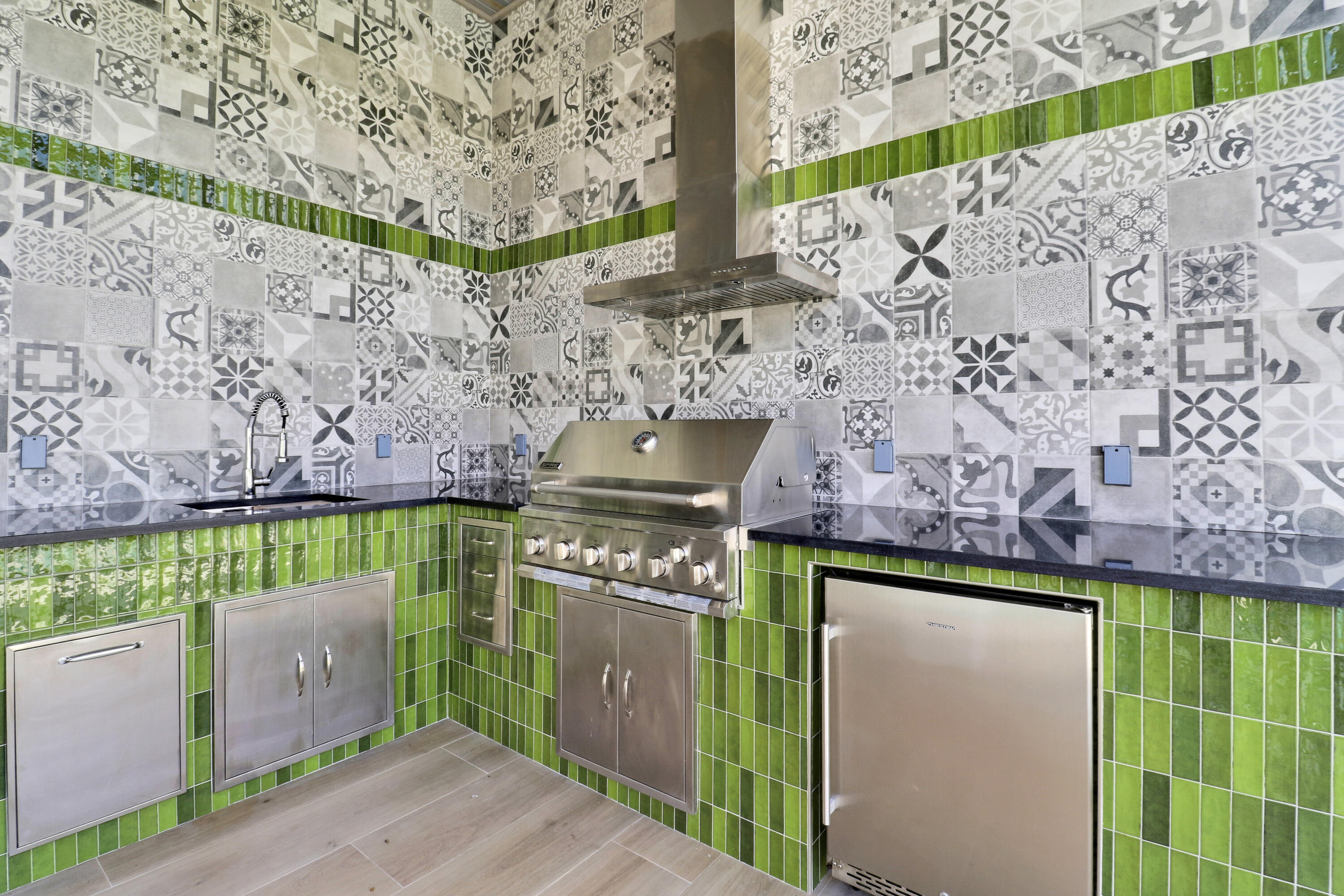 FIRST REPLAT OF RIVER POINT PUD - Residential