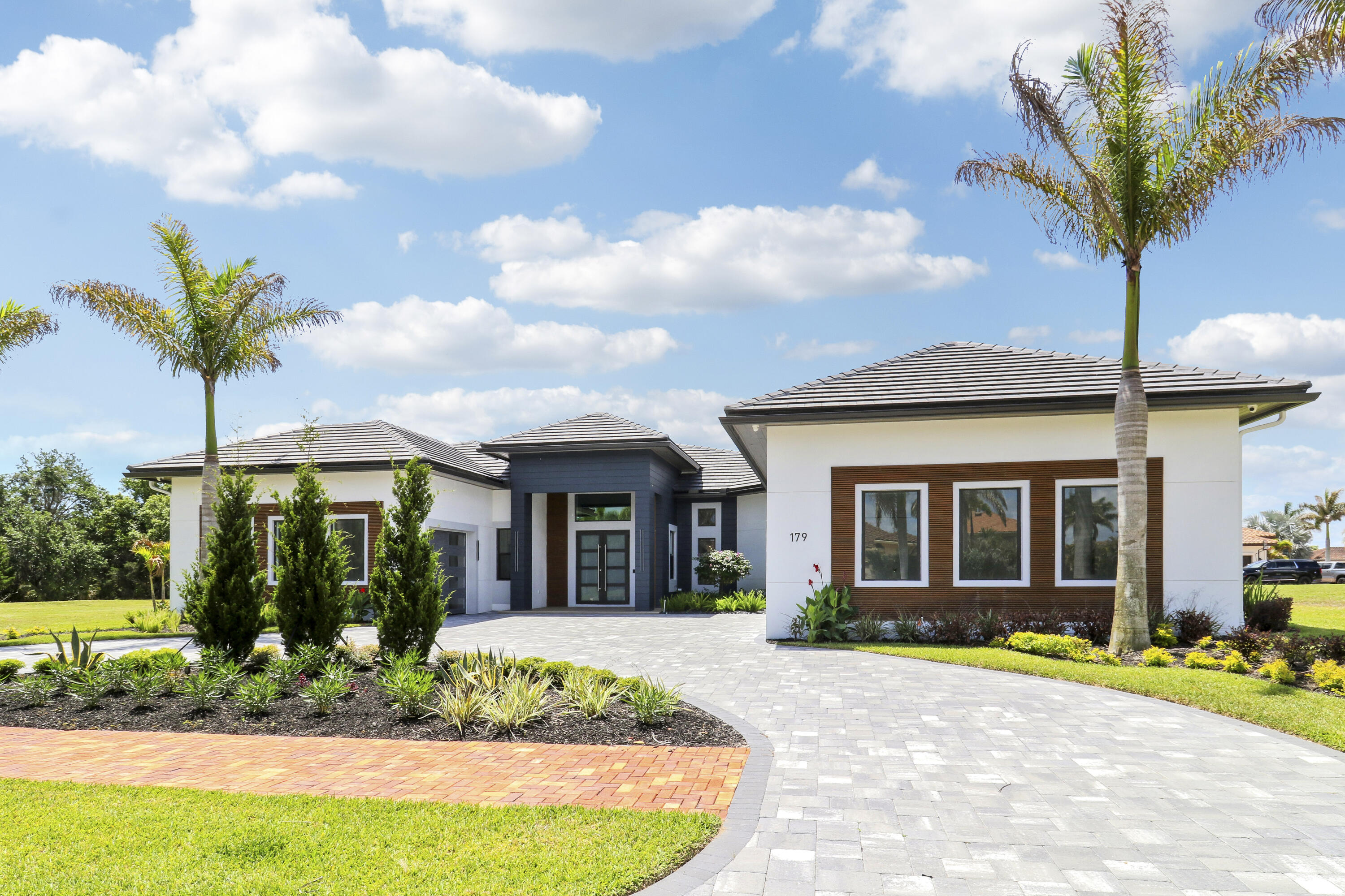FIRST REPLAT OF RIVER POINT PUD - Residential