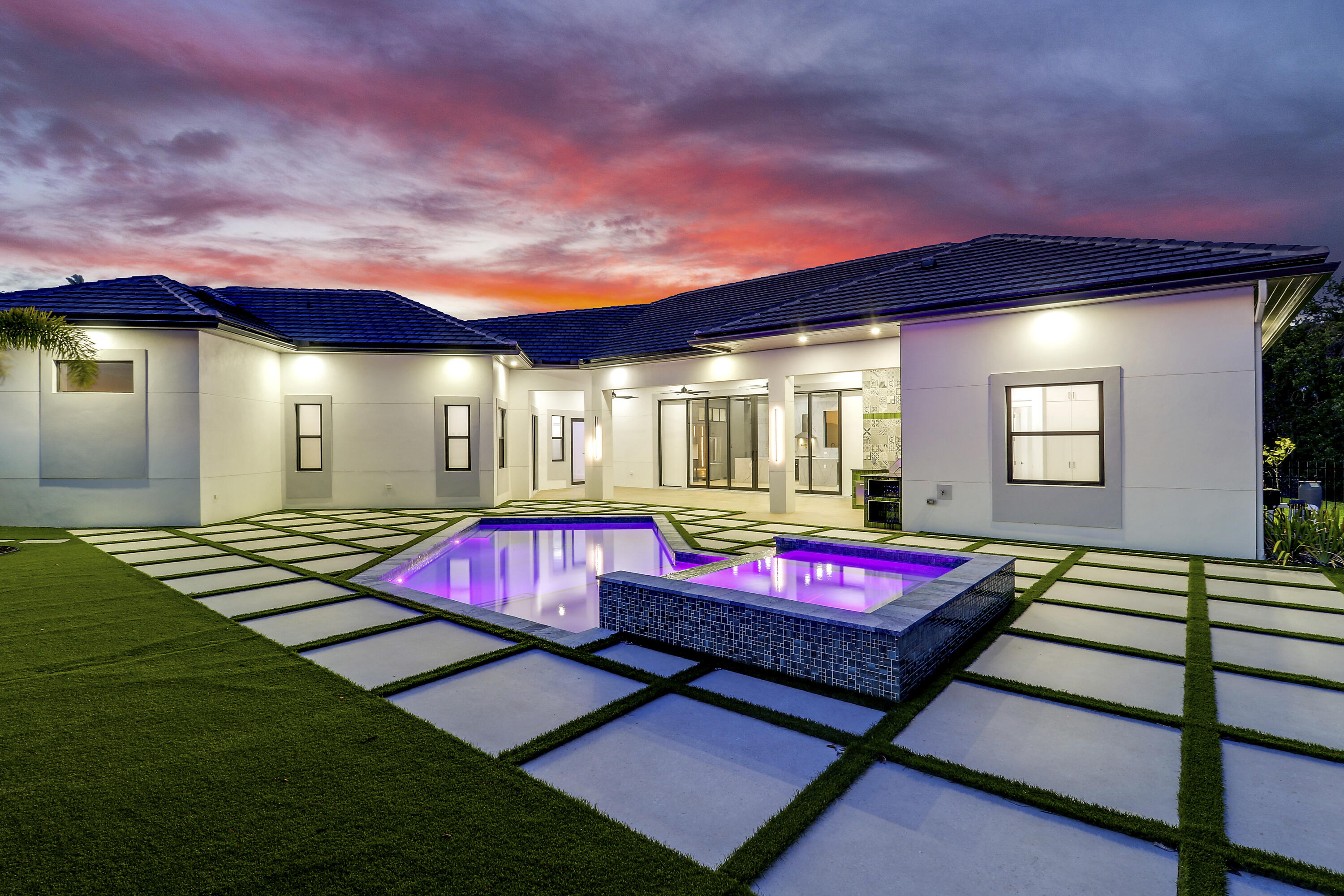 FIRST REPLAT OF RIVER POINT PUD - Residential