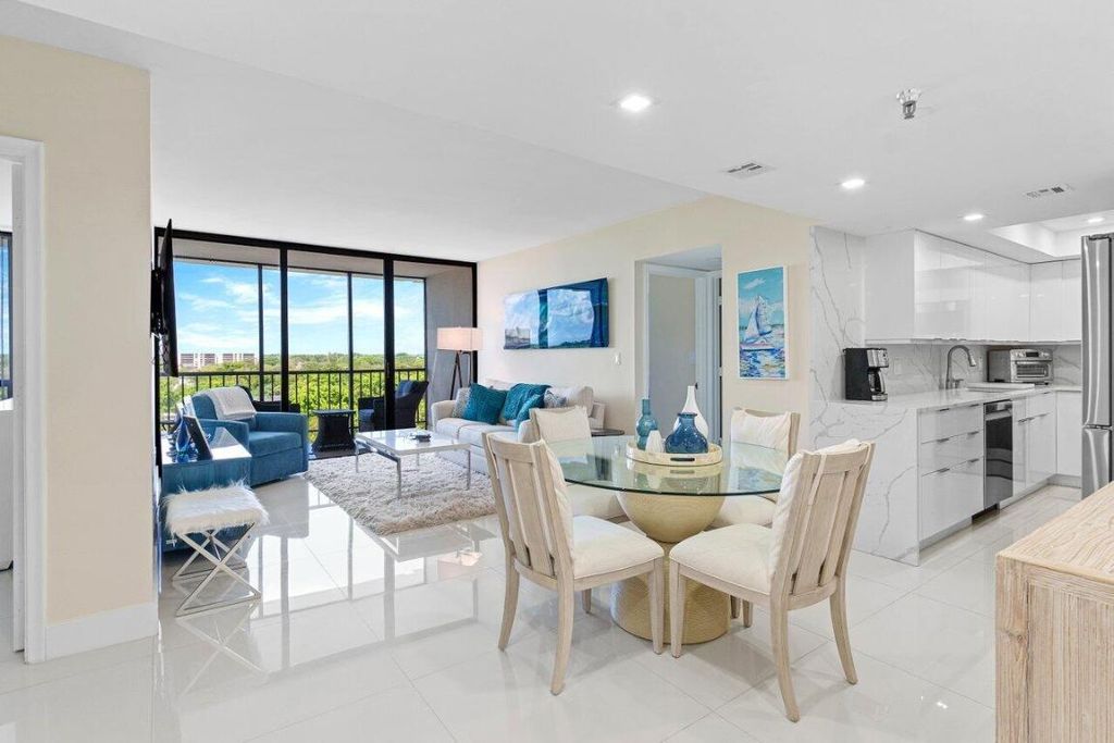 Photo of 6815 Willow Wood Drive #4083, Boca Raton, FL 33434 (MLS # R11067595)