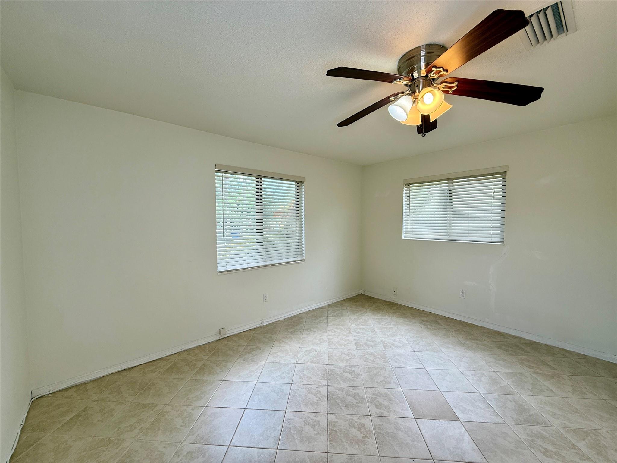 Edgewater Estates 1st Add - Residential Lease