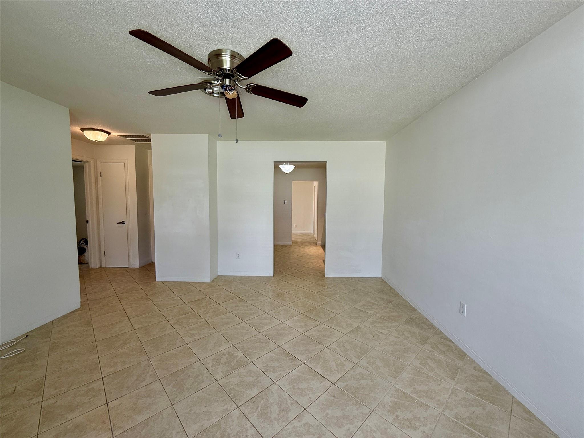 Edgewater Estates 1st Add - Residential Lease