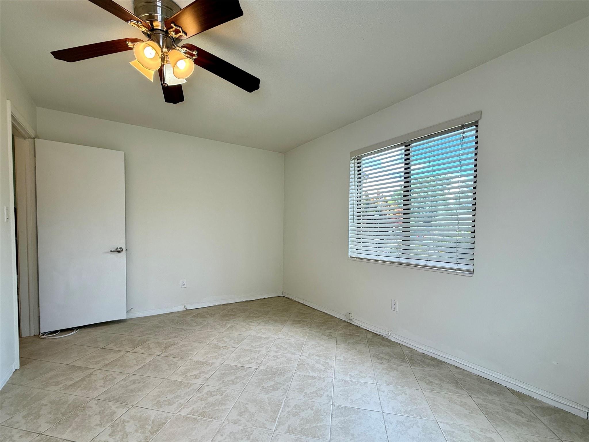 Edgewater Estates 1st Add - Residential Lease