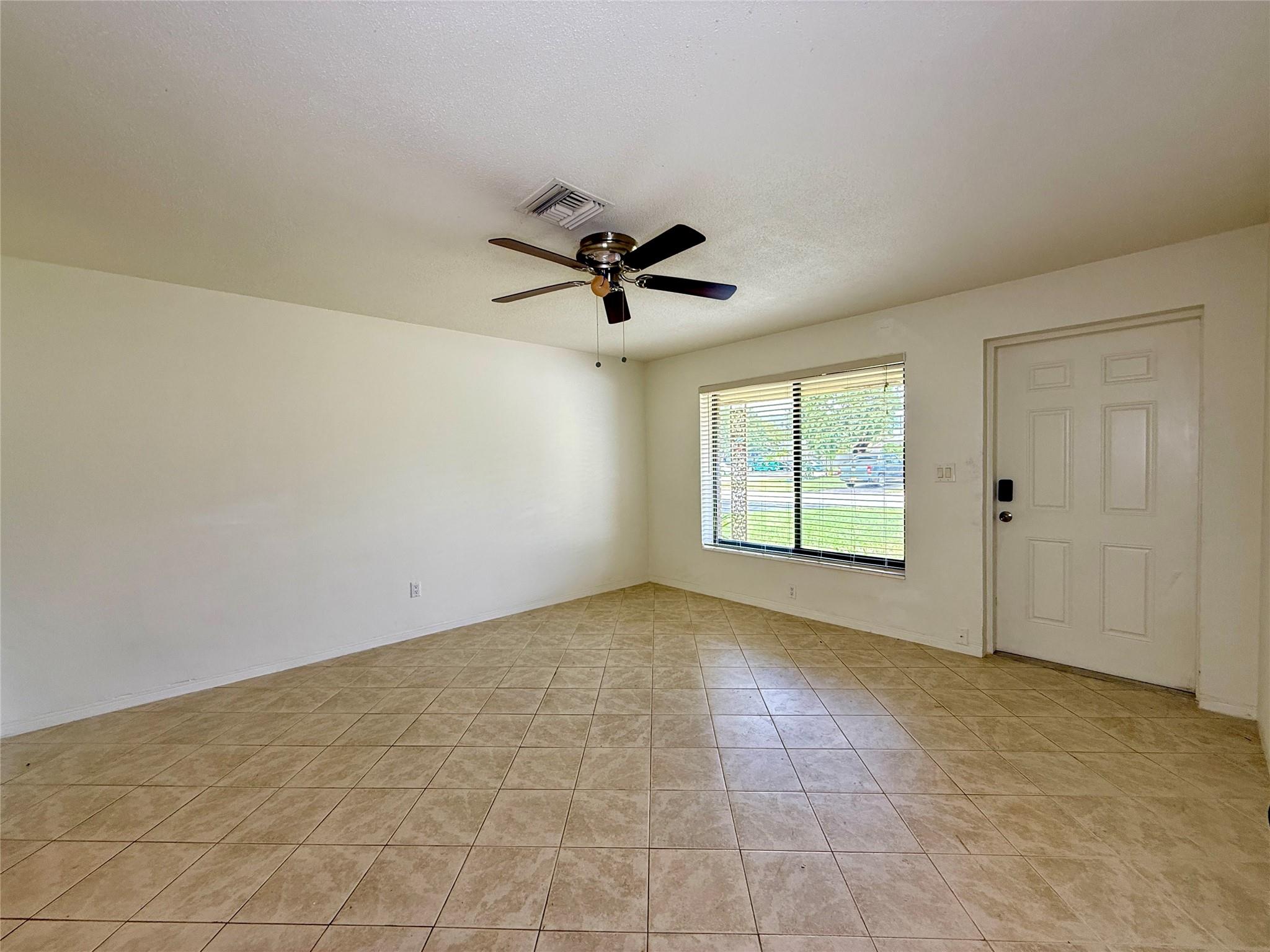 Edgewater Estates 1st Add - Residential Lease