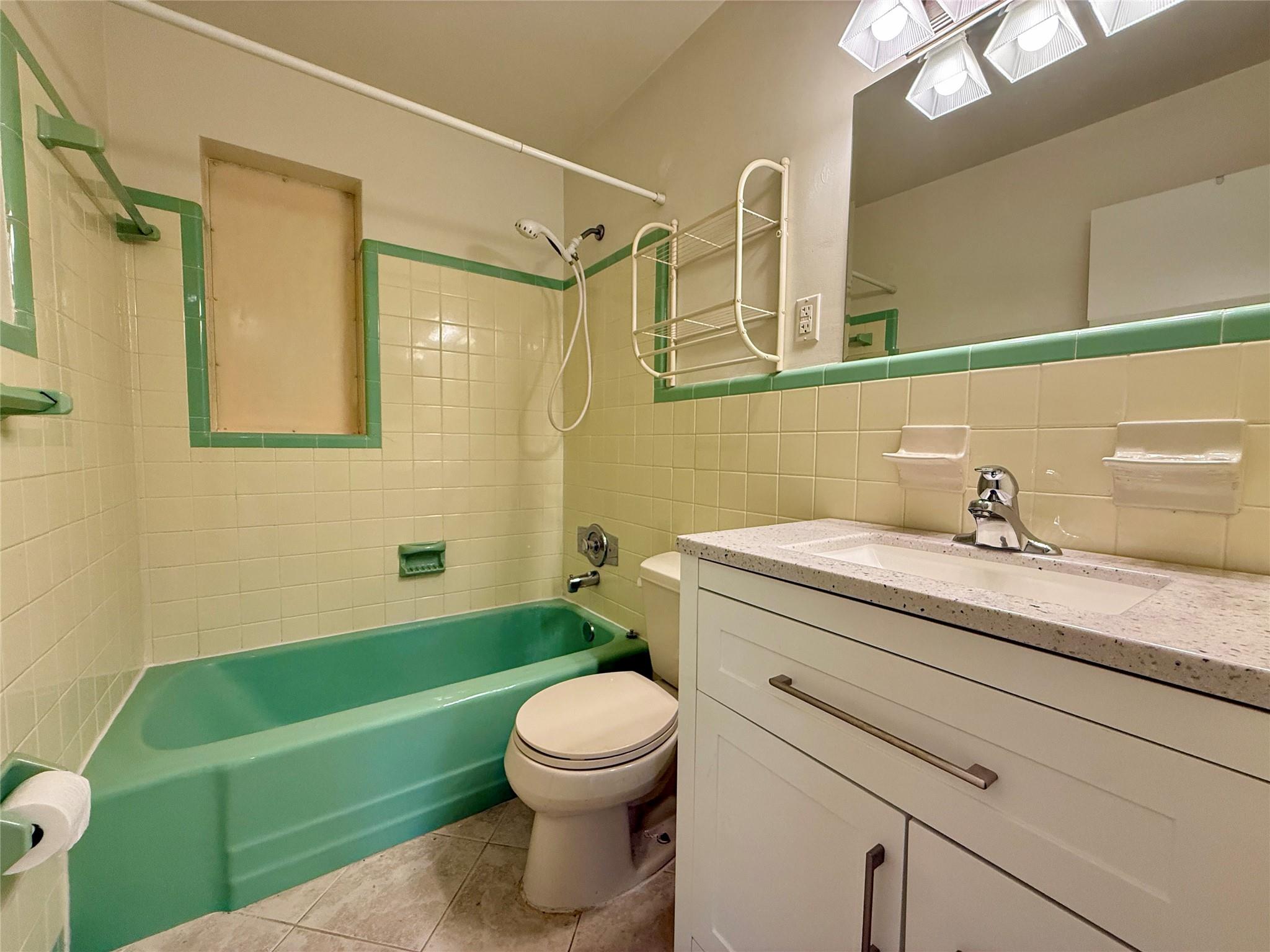Edgewater Estates 1st Add - Residential Lease