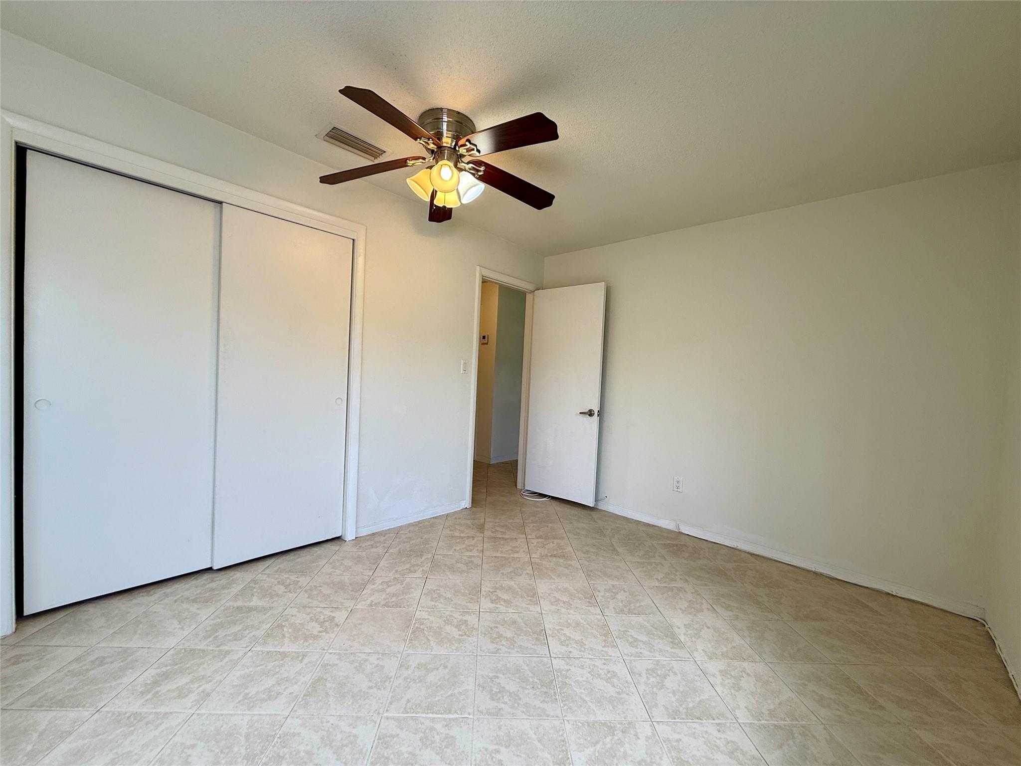 Edgewater Estates 1st Add - Residential Lease