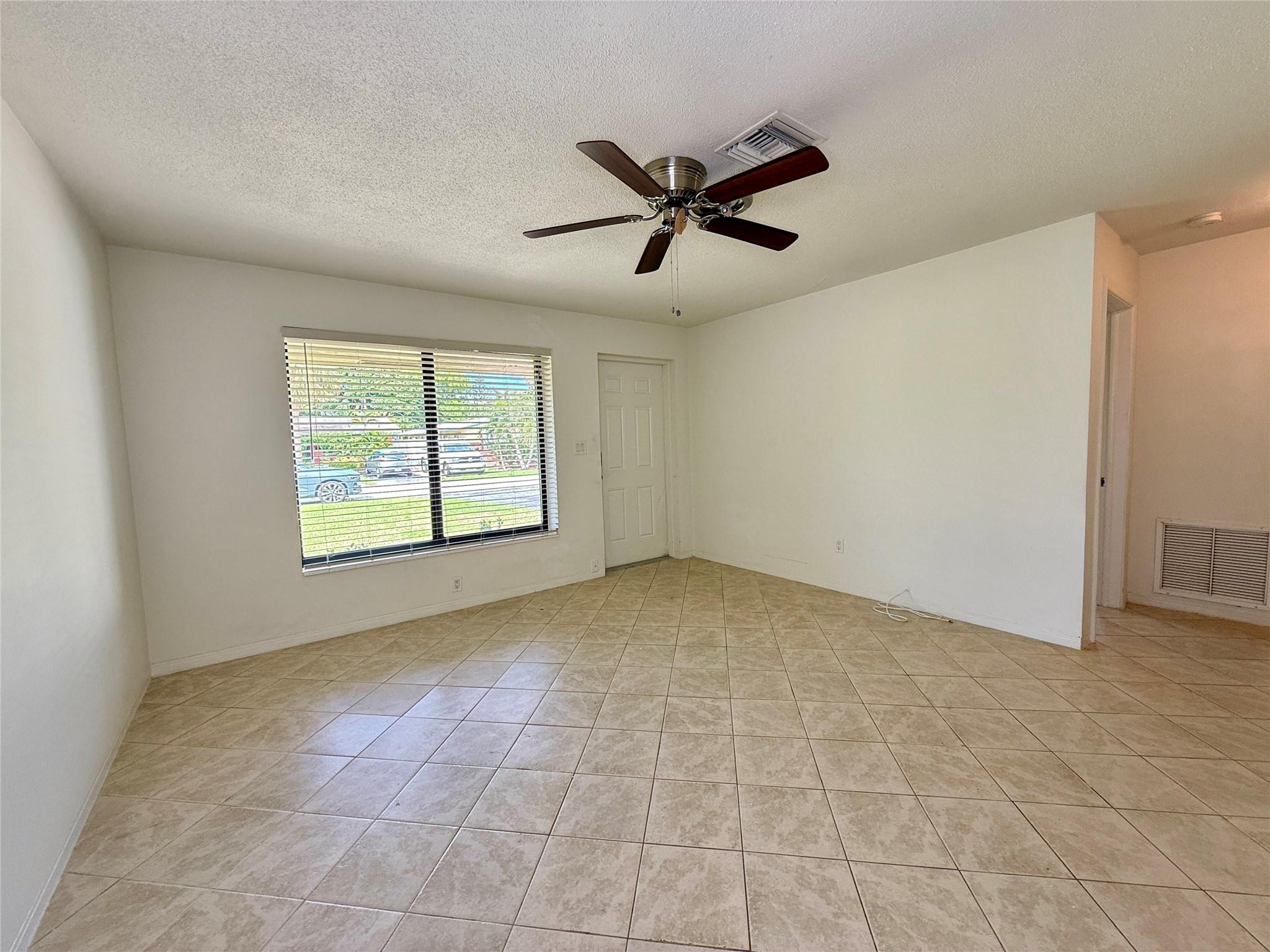 Edgewater Estates 1st Add - Residential Lease