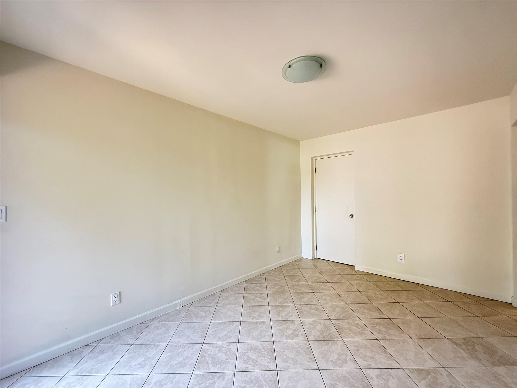 Edgewater Estates 1st Add - Residential Lease