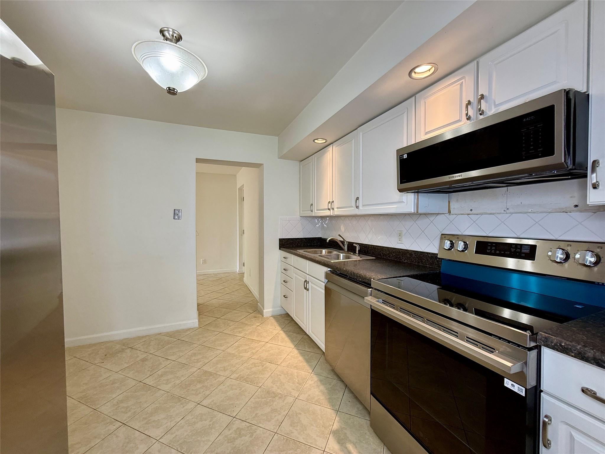 Edgewater Estates 1st Add - Residential Lease