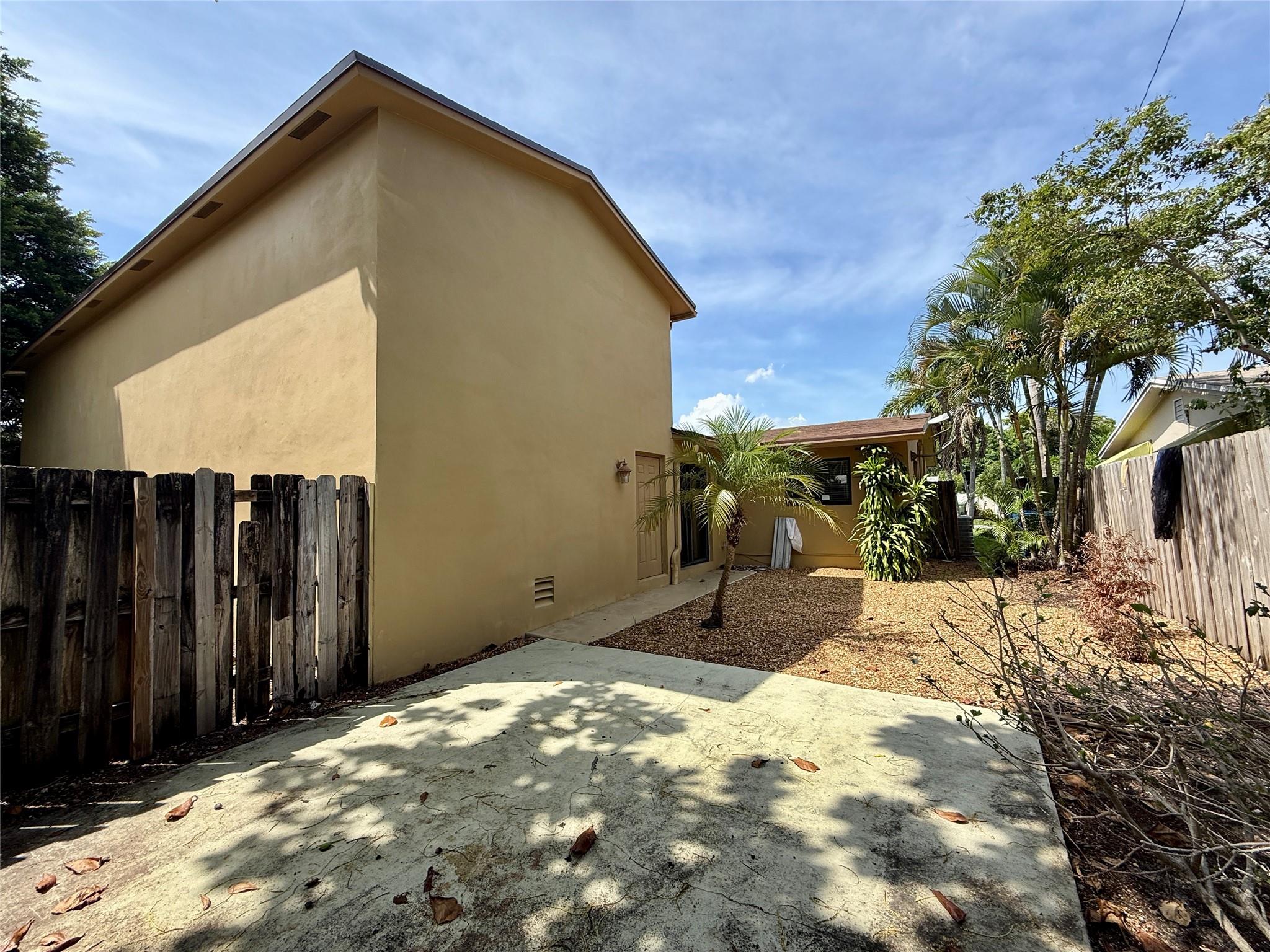 Edgewater Estates 1st Add - Residential Lease