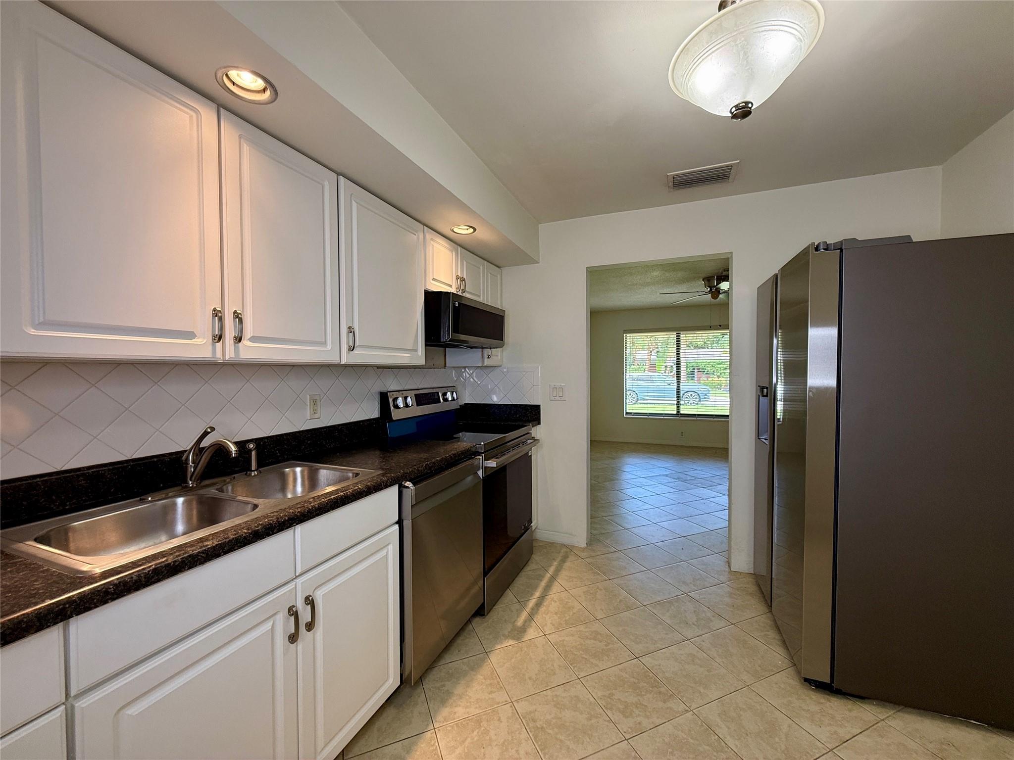 Edgewater Estates 1st Add - Residential Lease