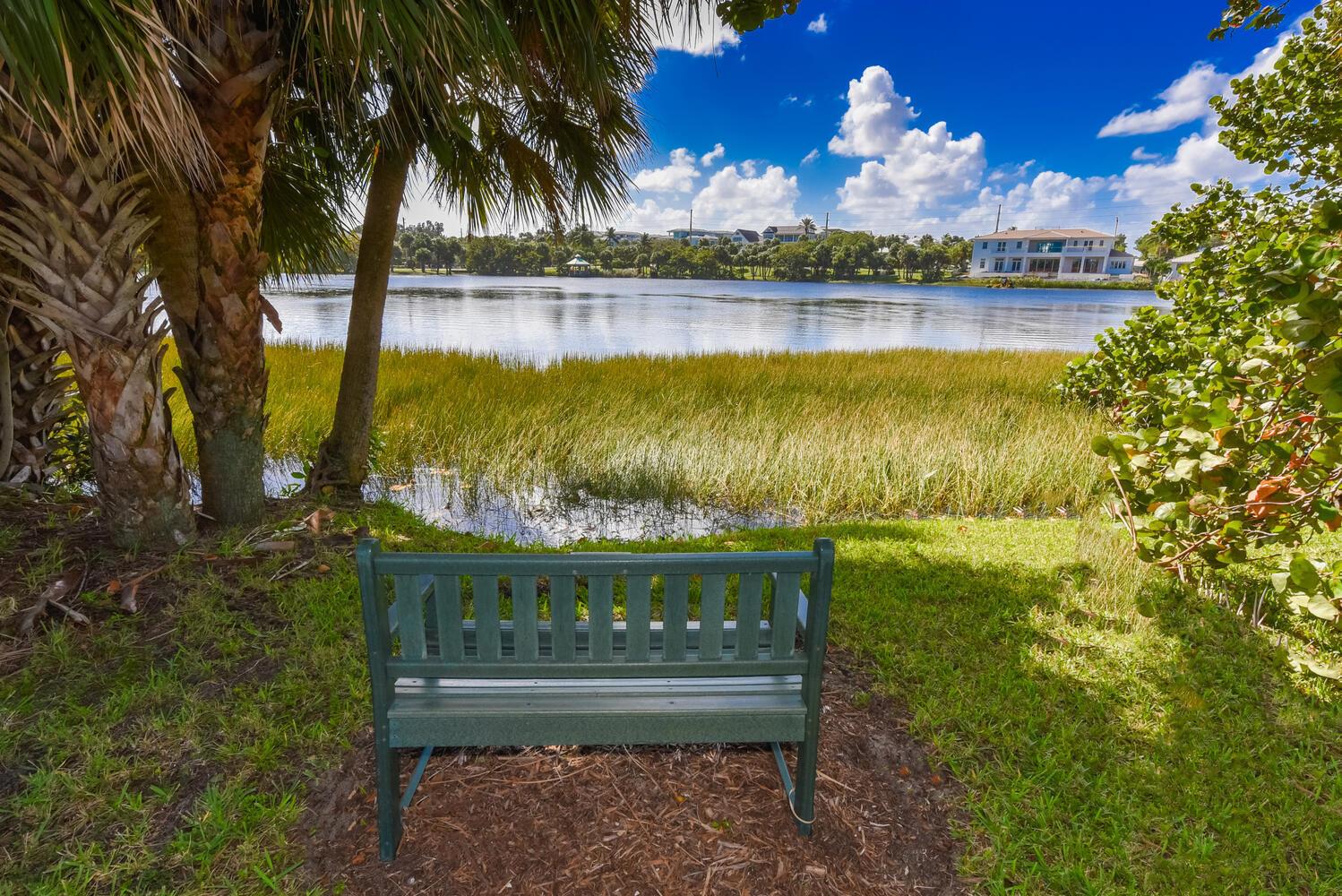 BARCLAY CONDO - Residential Lease