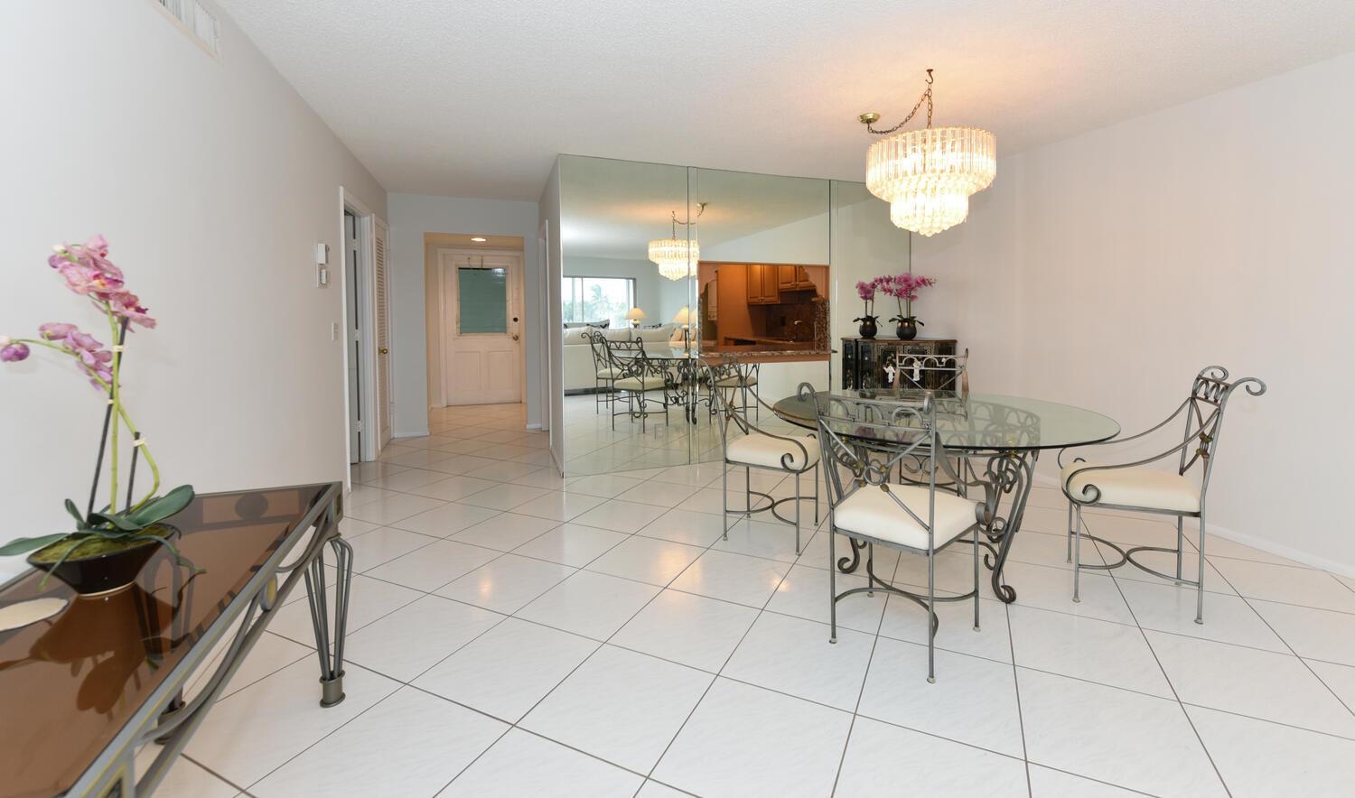 BARCLAY CONDO - Residential Lease