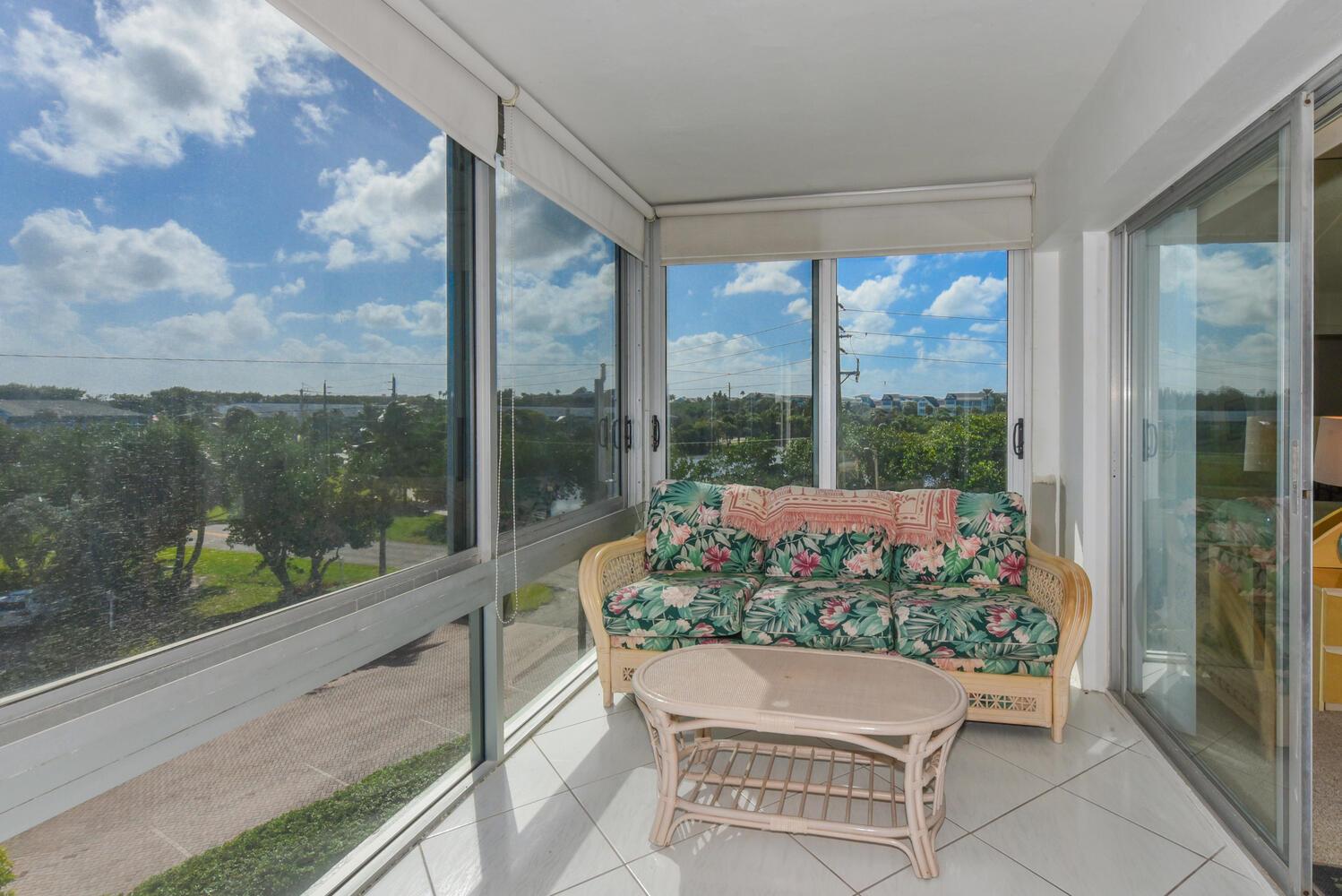 BARCLAY CONDO - Residential Lease