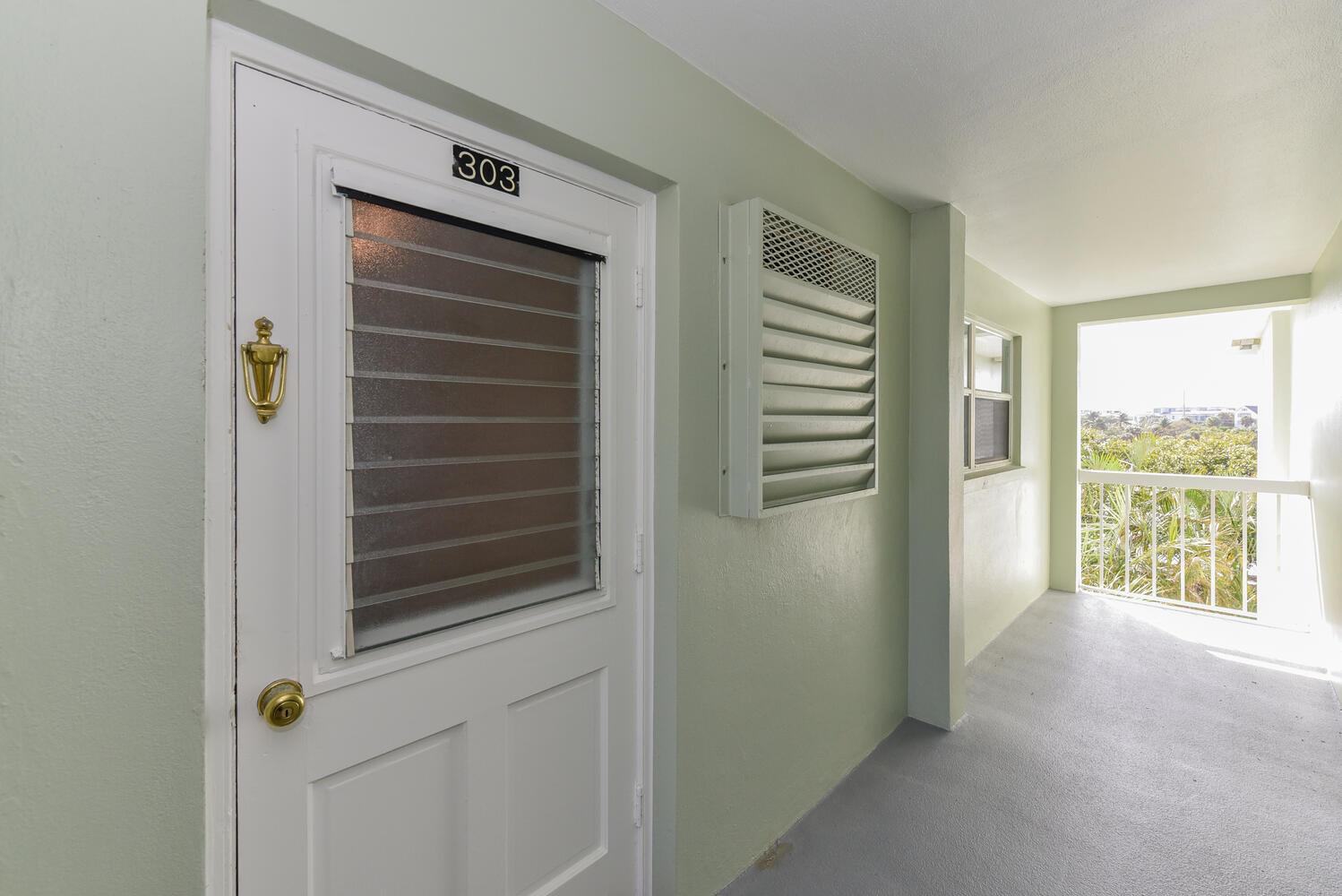 BARCLAY CONDO - Residential Lease