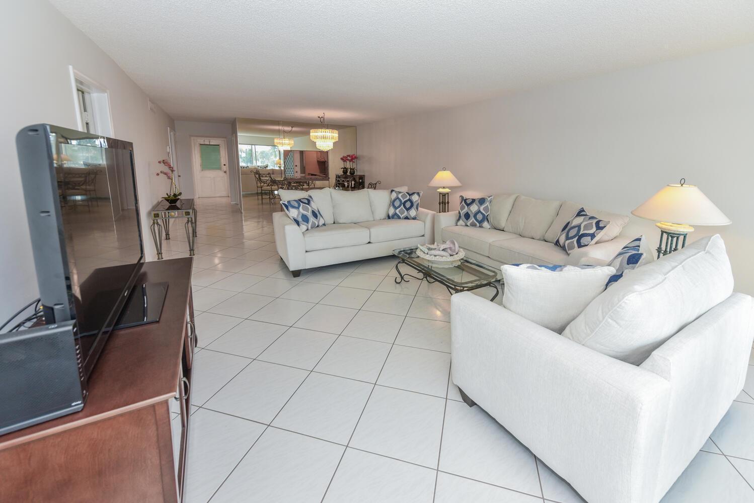 BARCLAY CONDO - Residential Lease