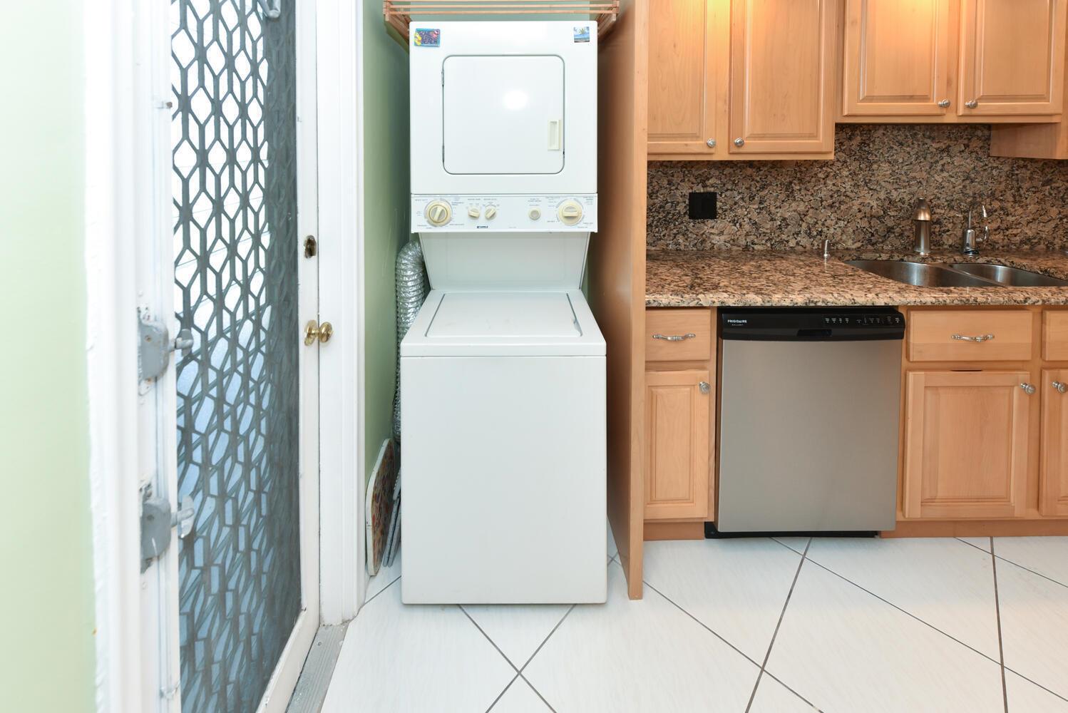 BARCLAY CONDO - Residential Lease