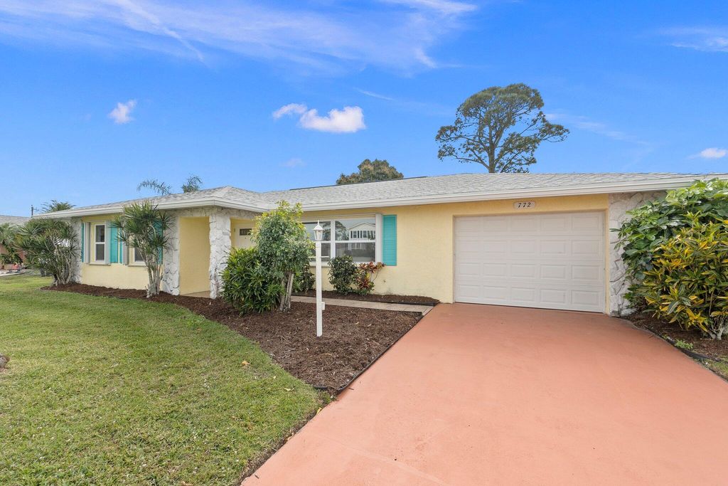 Photo of 772 SE Thornhill Drive, Port Saint Lucie, FL 34983 (MLS # R10959663)