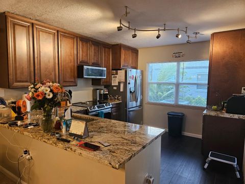 24 Bedford Court A Royal Palm Beach FL 33411
