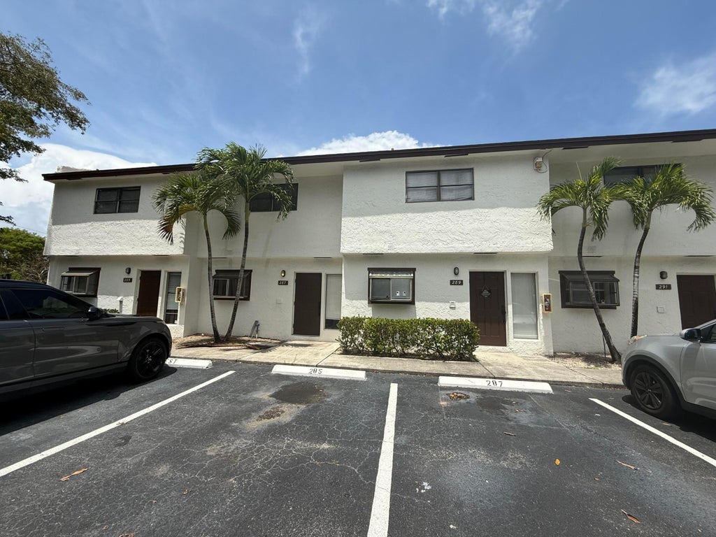 Photo of 285 NW 15TH Street NW #287, Boca Raton, FL 33432 (MLS # B26053010)