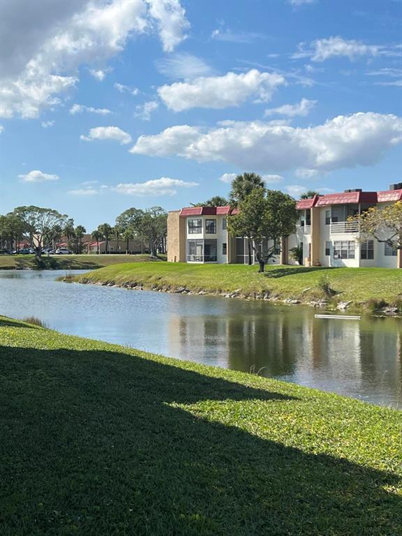 GOLDEN LAKES VILLAGE COND - Residential Lease