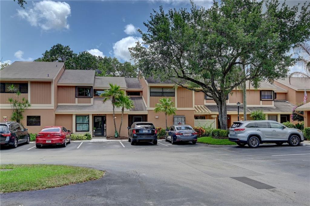 GOLDEN RAINTREE II - Residential